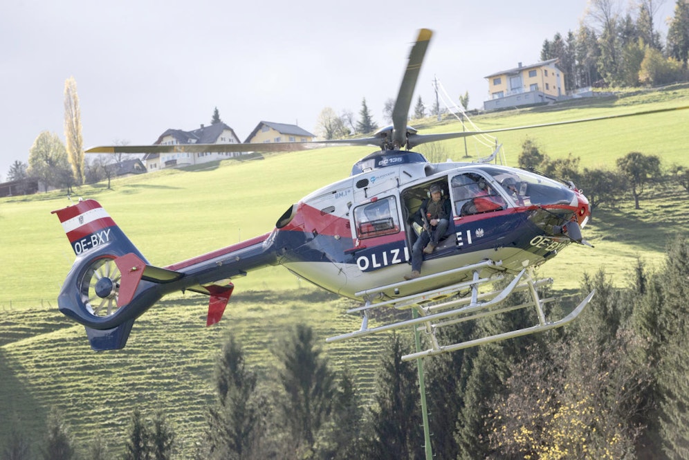 Polizei-Hubschrauber im Einsatz. Symbolbild