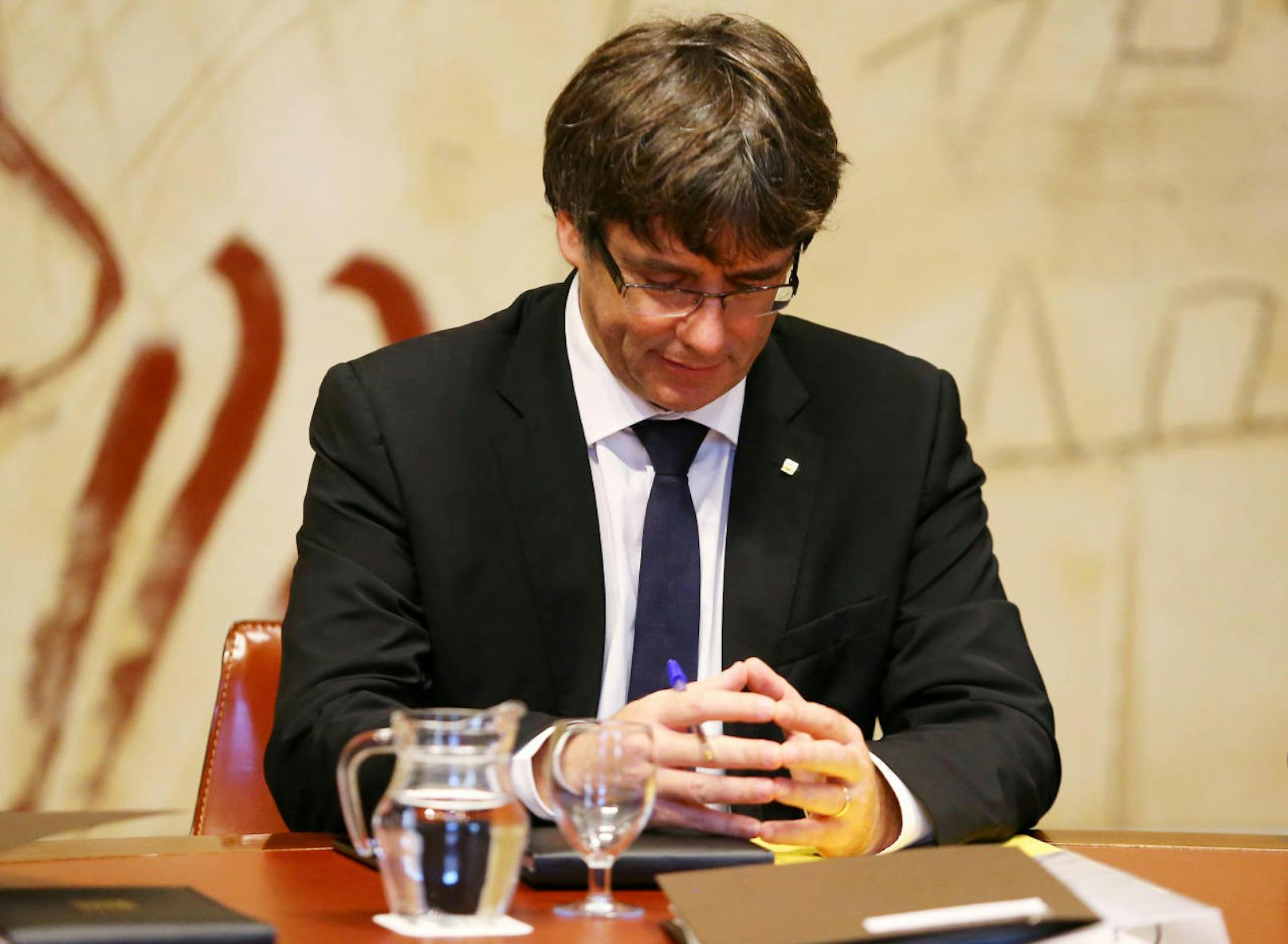 Um 18 Uhr ist eine Erklärung im Parlament angekündigt - von Puigdemont