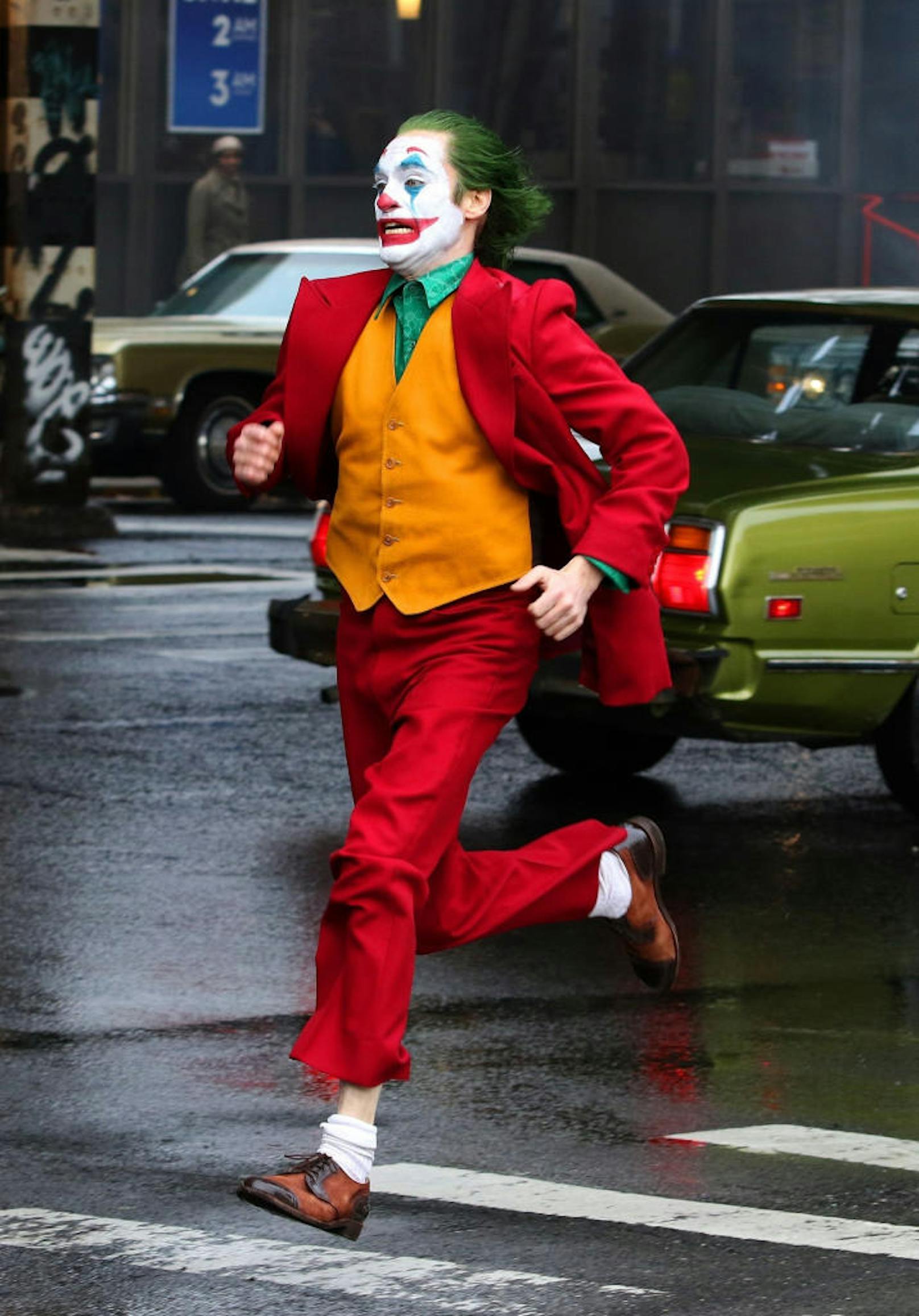 Der Joker läuft vor der Polizei davon 