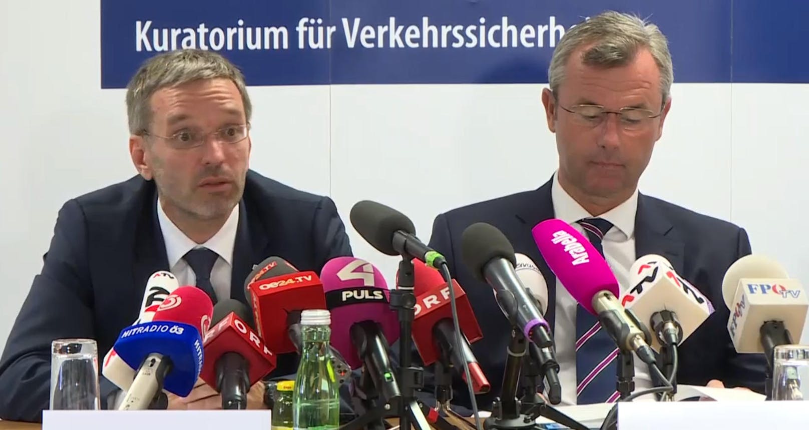 Innenminister Herbert Kickl und Verkehrsminister Norbert Hofer bei der gemeinsamen Pressekonferenz zum Thema Drogenlenker.