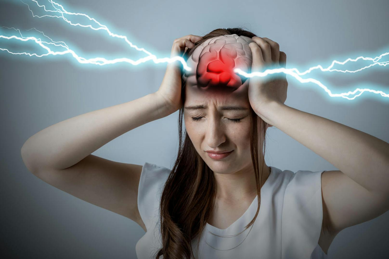 Migräne unterscheidet sich zu anderen Kopfschmerzformen anhand der lang andauernden Migräneanfälle.