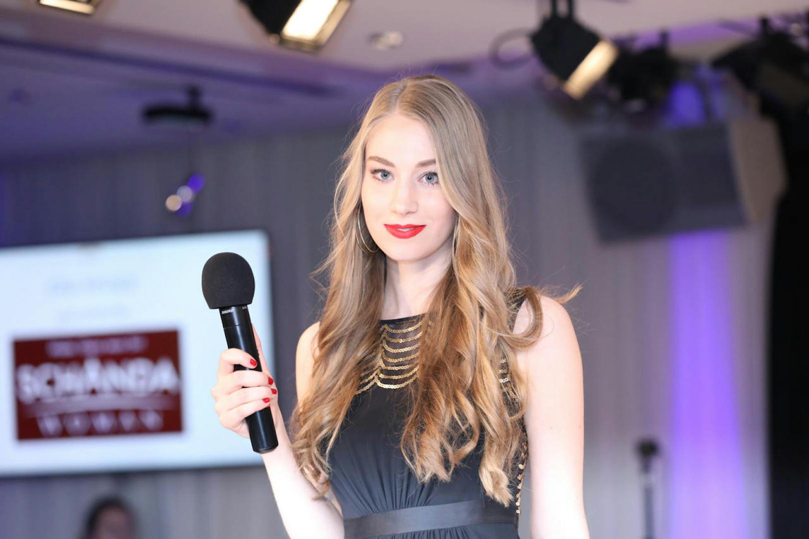 Angelika Doss, die letztes Jahr an der Miss OÖ-Wahl teilnahm, präsentierte ihren neuen Song