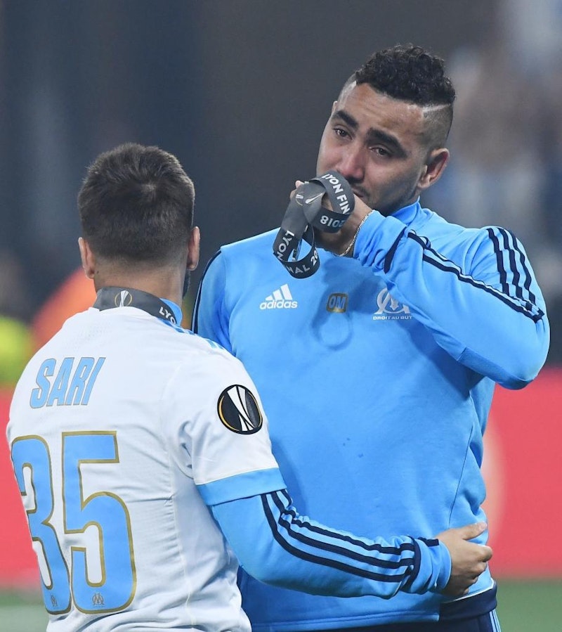 Dimitri Payet muss im Europa-League-Finale zwischen Atletico Madrid und Olympique Marseille (3:0) verletzt vom Platz. Nun muss er um seinen WM-Einsatz für Frankreich zittern. Es fließen die Tränen.