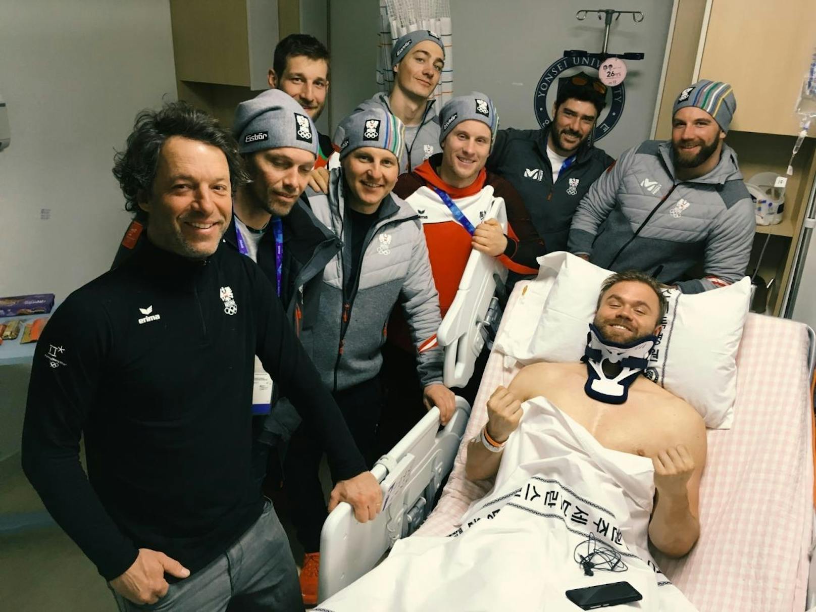 Für Markus Schairer ging es schnellstmöglich in die Heimat. Nach der Überstellung ins Landesklinikum Feldkirch wurde der Snowboarder operiert, befindet sich auf dem Weg der Besserung.