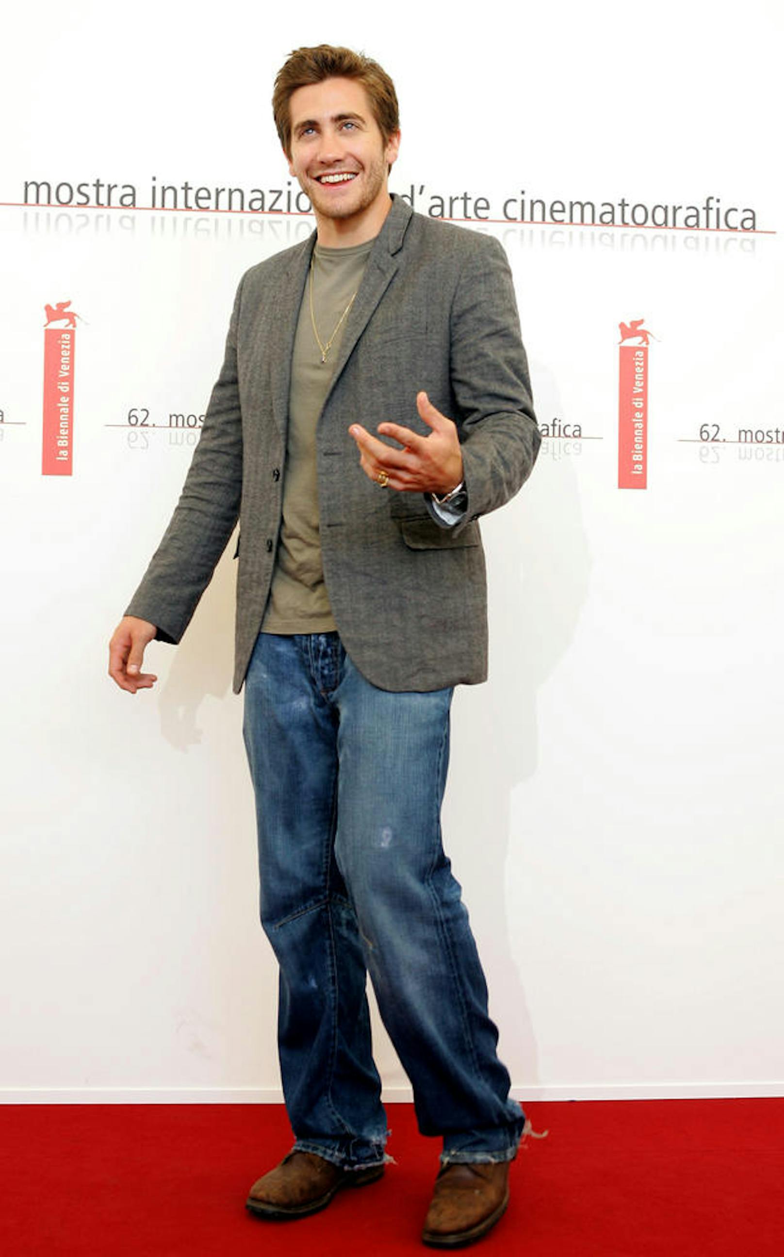 Jake Gyllenhaal bei einem Photocall in Venedig, 2005.