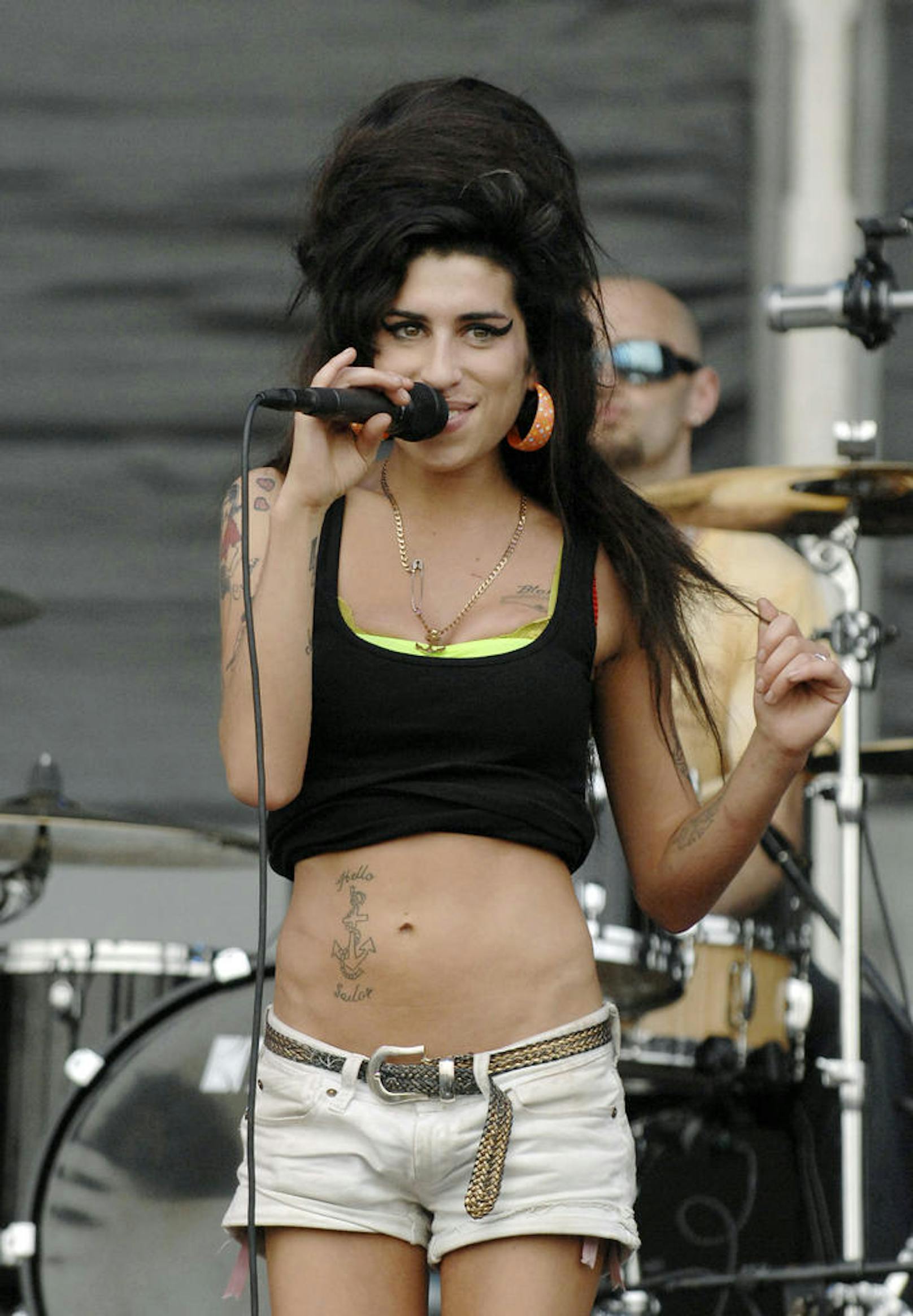 Trotz ihres beruflichen Erfolgs kämpfte Winehouse mit persönlichen Dämonen und gesundheitlichen Problemen.