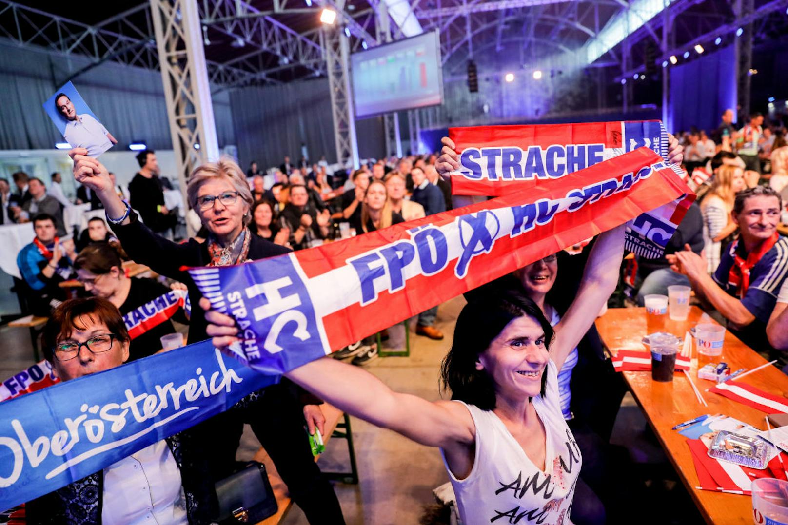 So feiern die FPÖ-Unterstützer...
