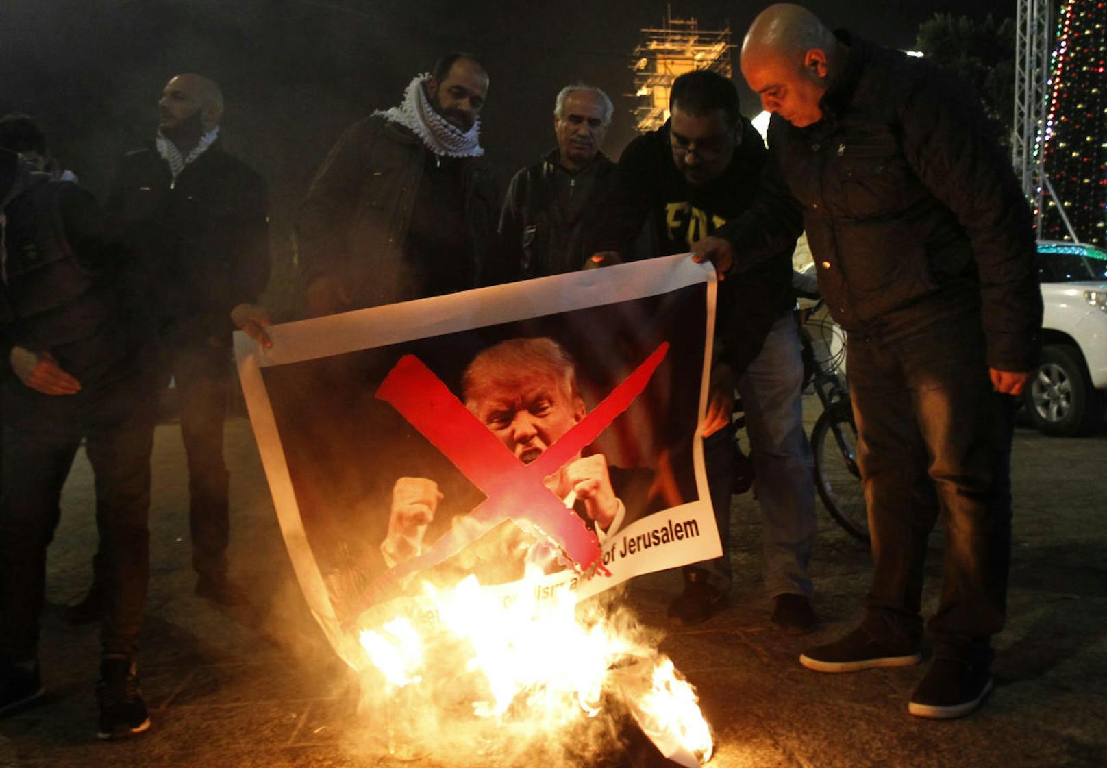 Palästinenser demonstrieren in Bethlehem gegen Trumps Entscheid. 
