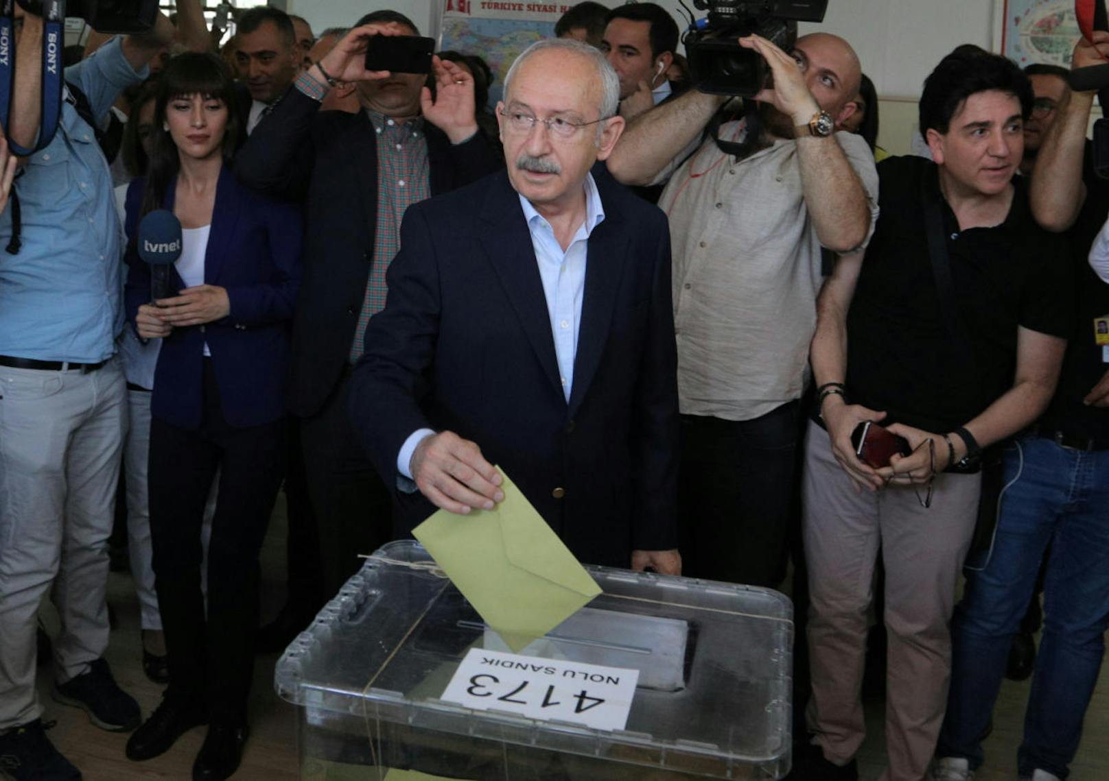 Kemal Kilicdaroglu, Chef der CHP, bei der Stimmabgabe.