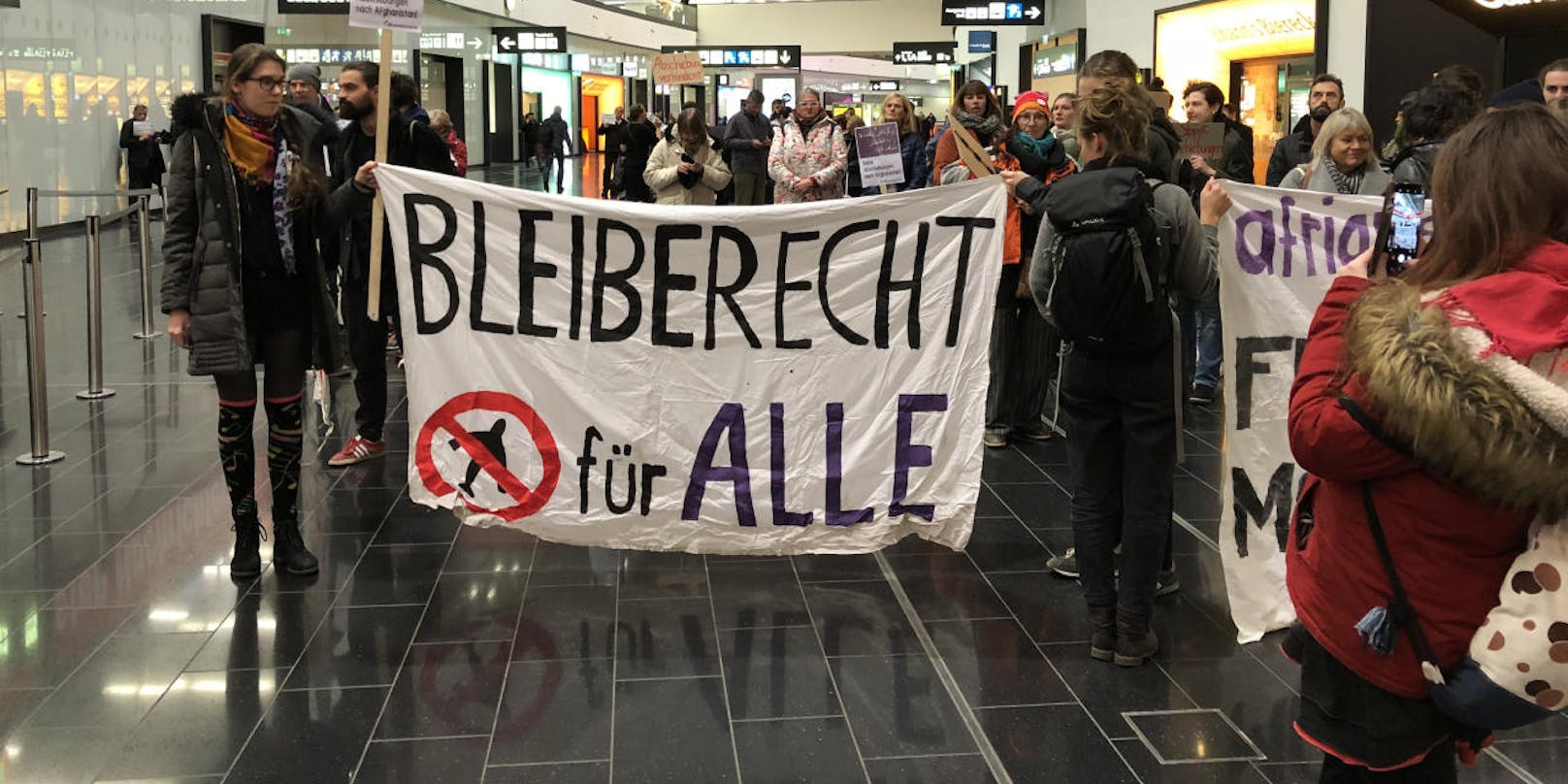 Die nun in Graz untersagte Demonstration hätte sich, wie auch diese in Wien aus dem vergangenem Jahr, u.a. für eine humane Ausländerpolitik eingesetzt.&nbsp;