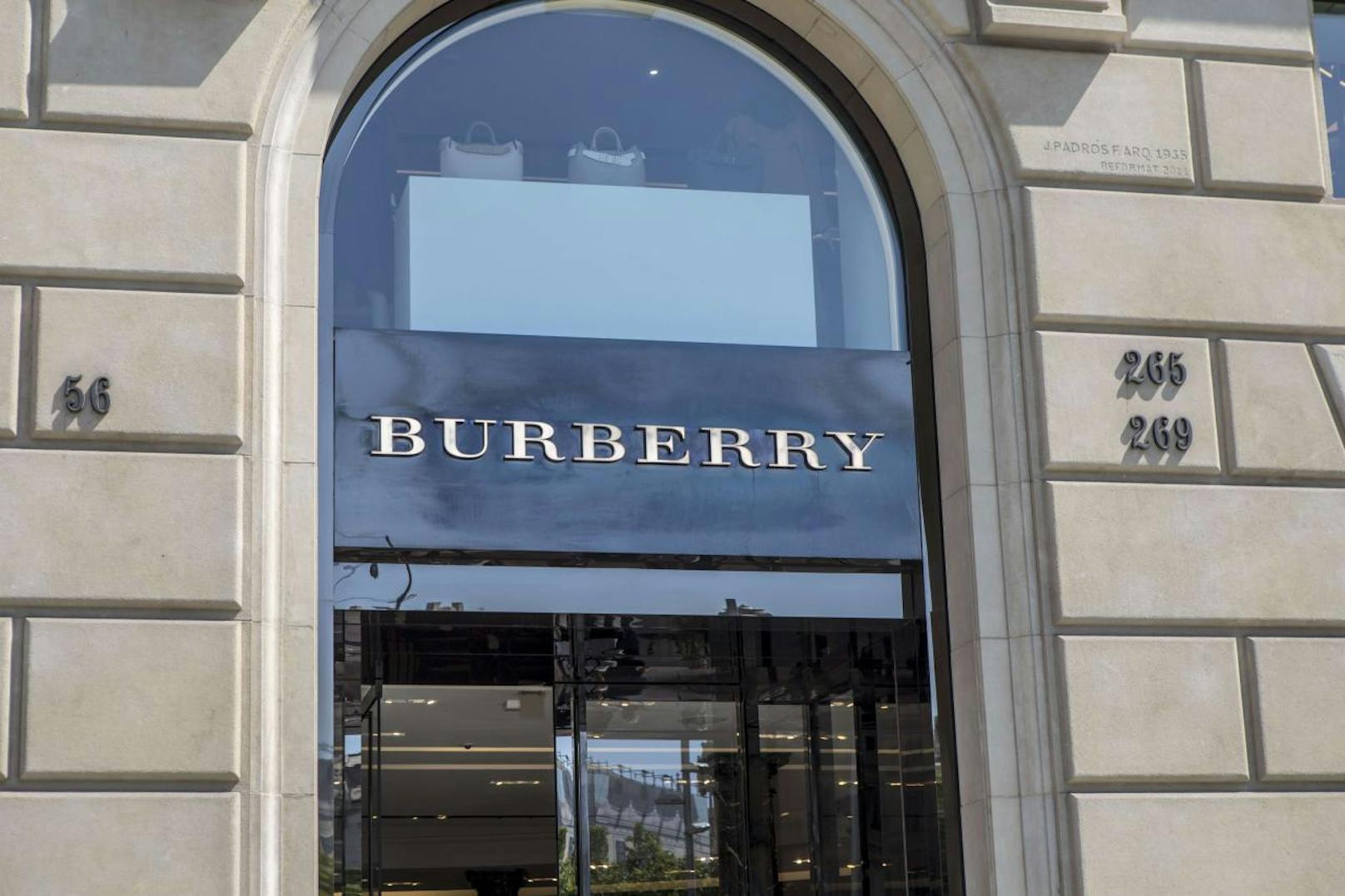 Burberry ist nicht die einzige Luxusmarke, die Waren vernichtet.