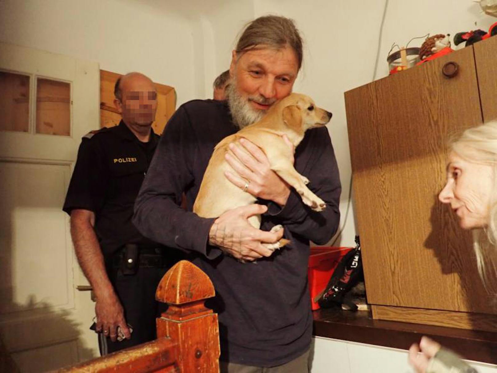 Tom Putzgruber vom Verein "RespekTiere" meldete den Fall der Polizei, die Hunde wurden noch am selben Tag beschlagnahmt und der Besitzerin abgenommen.
