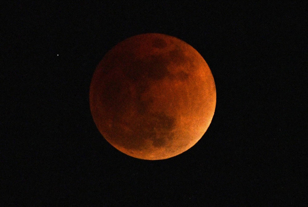Der zweite Blutmond in diesem Jahr wird leider kaum über Österreich zu sehen sein.
