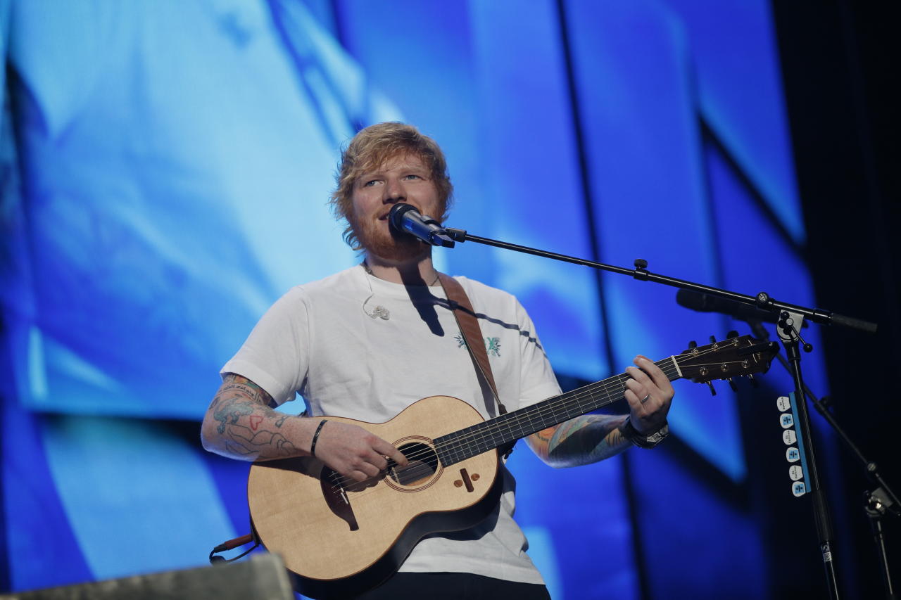 Heute ist <strong>Ed Sheeran</strong> ein gefeierter Superstar, doch seine Anfänge als Sänger möchte er am liebsten vor der Öffentlichkeit geheim halten.