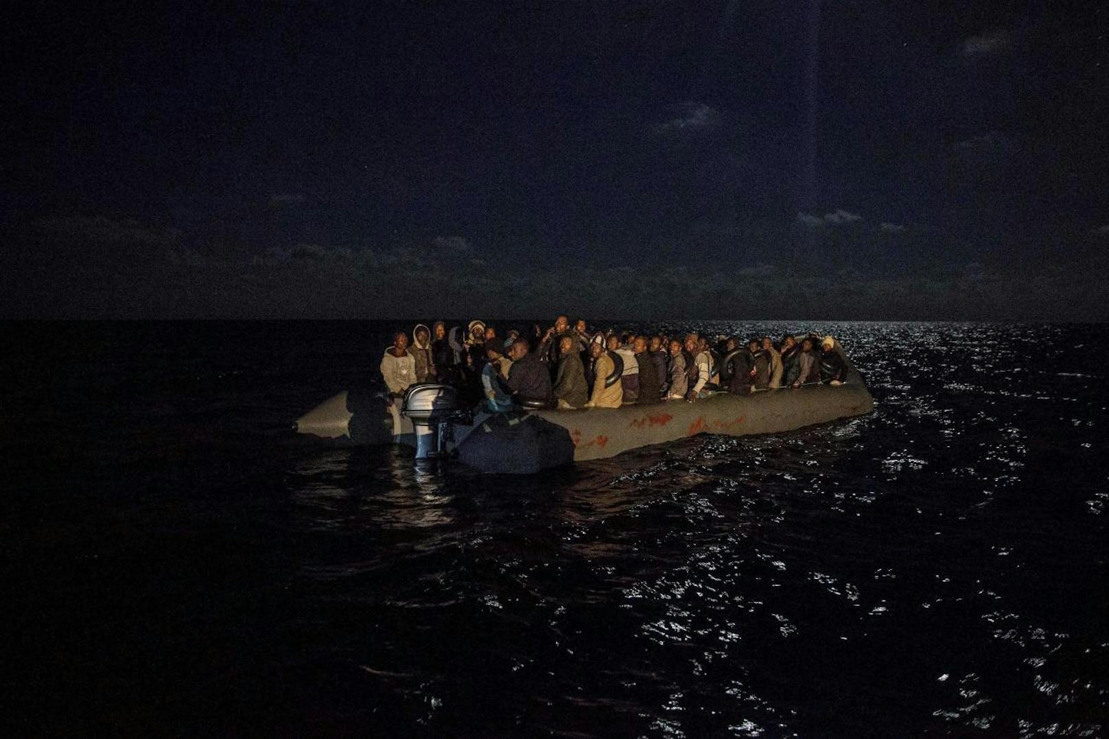 Über 300 Flüchtlinge sind nun auf drei Booten auf dem Weg nach Spanien.