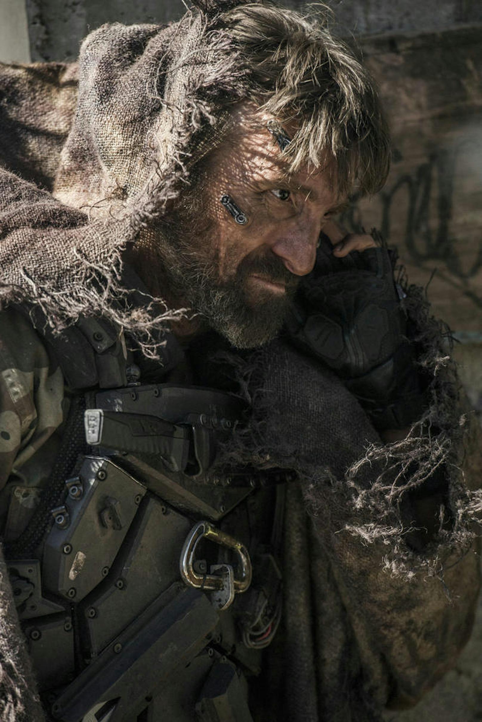 Der Söldner Kruger (Sharlto Copley) will ihn daran hindern.