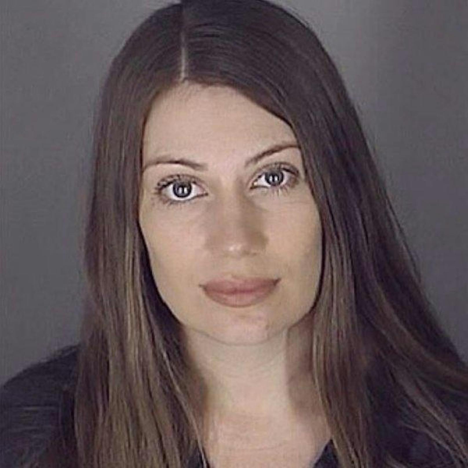 Diese Dame muss für 30 Jahre ins Gefängnis. Sie hatte Sex mit ihrem minderjährigen Sohn.
