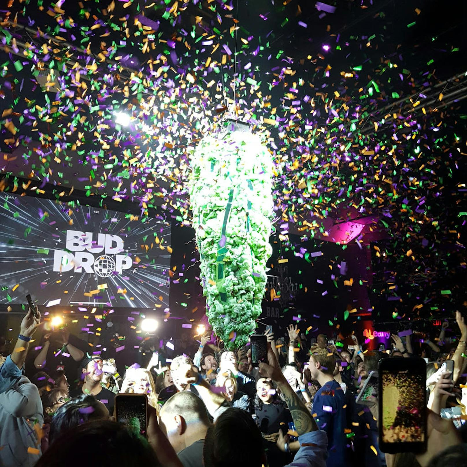 Um Punkt Mitternacht wurde Cannabis legalisiert. In Torontos wurden riesige Partys gefeiert.