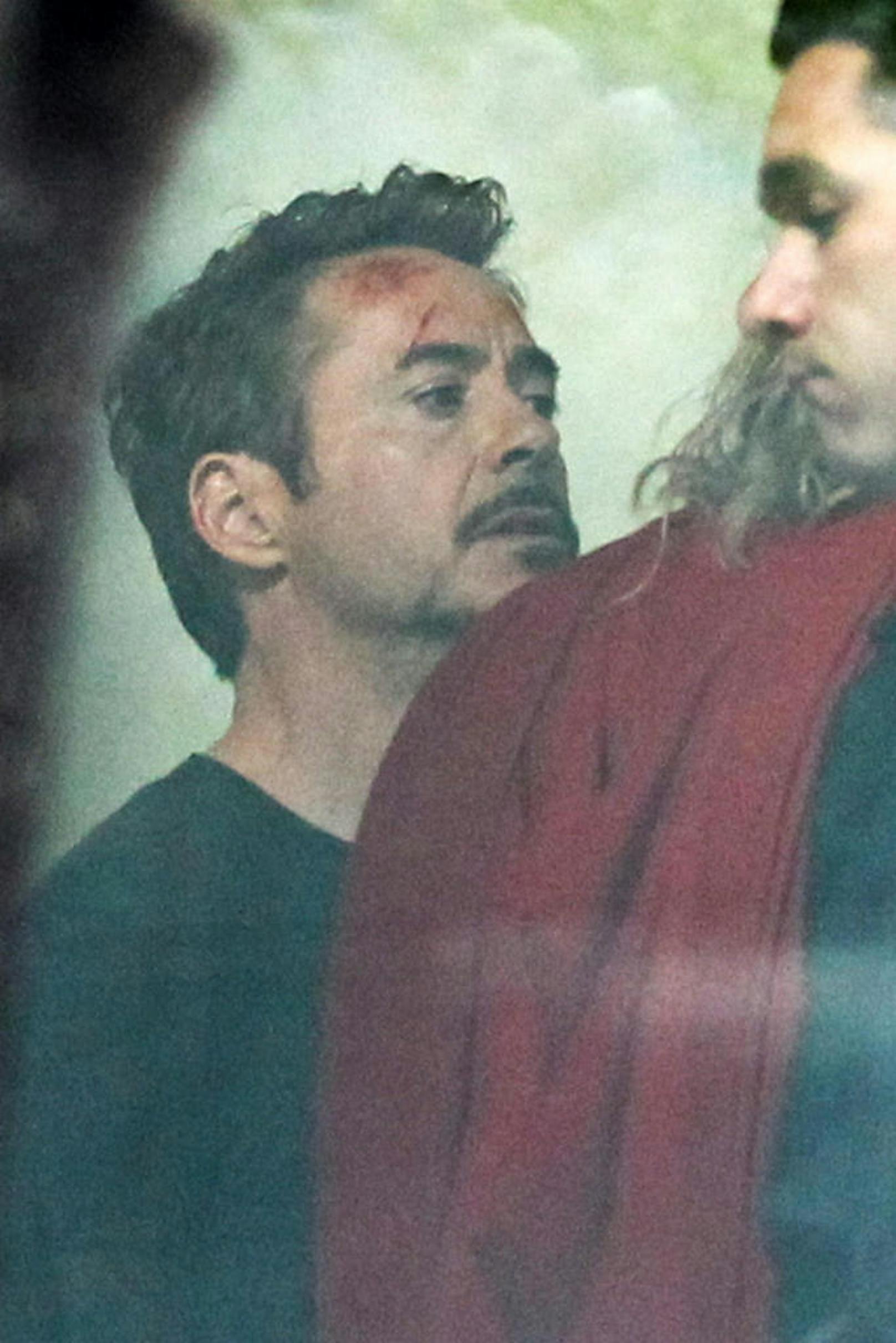 "Iron Man" Robert Downey Jr. mit Verletzung auf der Stirn