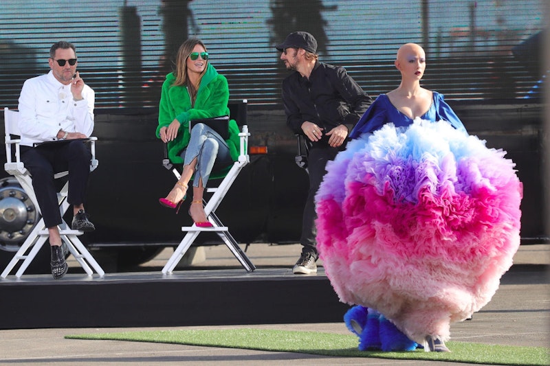 Beim Dreh in Santa Monica für Germany's Next Topmodel nehmen Heidi Klum und ihre Mitjuroren Michael Michalsky und Thomas Hayo die Kandidatinnen unter die Lupe