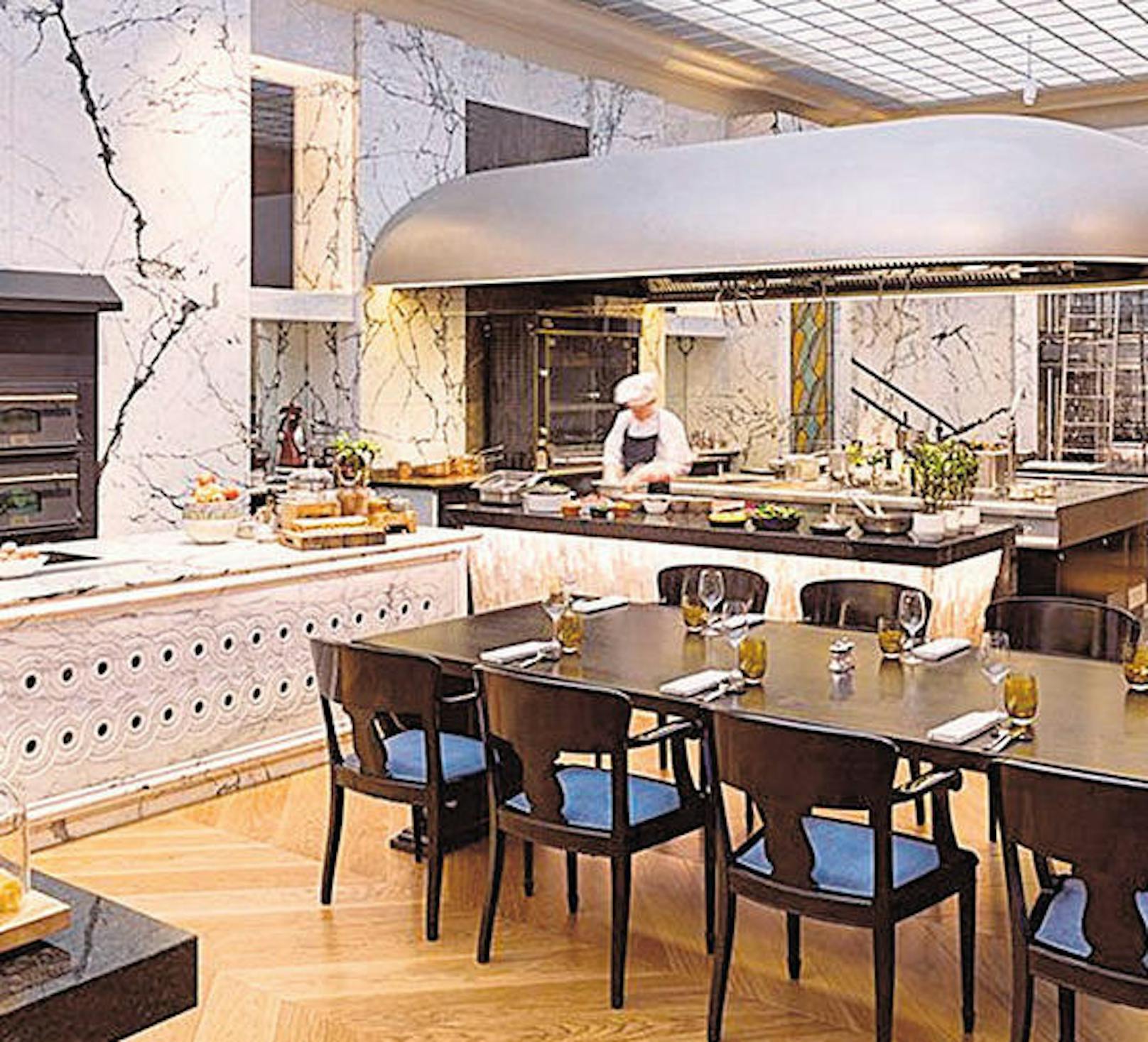 Gans oder Truthahn bietet auch das Restaurant "The Bank Brasserie &amp; Bar".