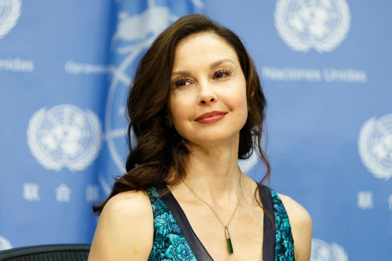 Schauspielerin Ashley Judd hat US-Produzent Harvey Weinstein wegen sexueller Belästigung angeklagt. Er soll sie gefragt haben, ob sie ihn "nackt massieren könne".