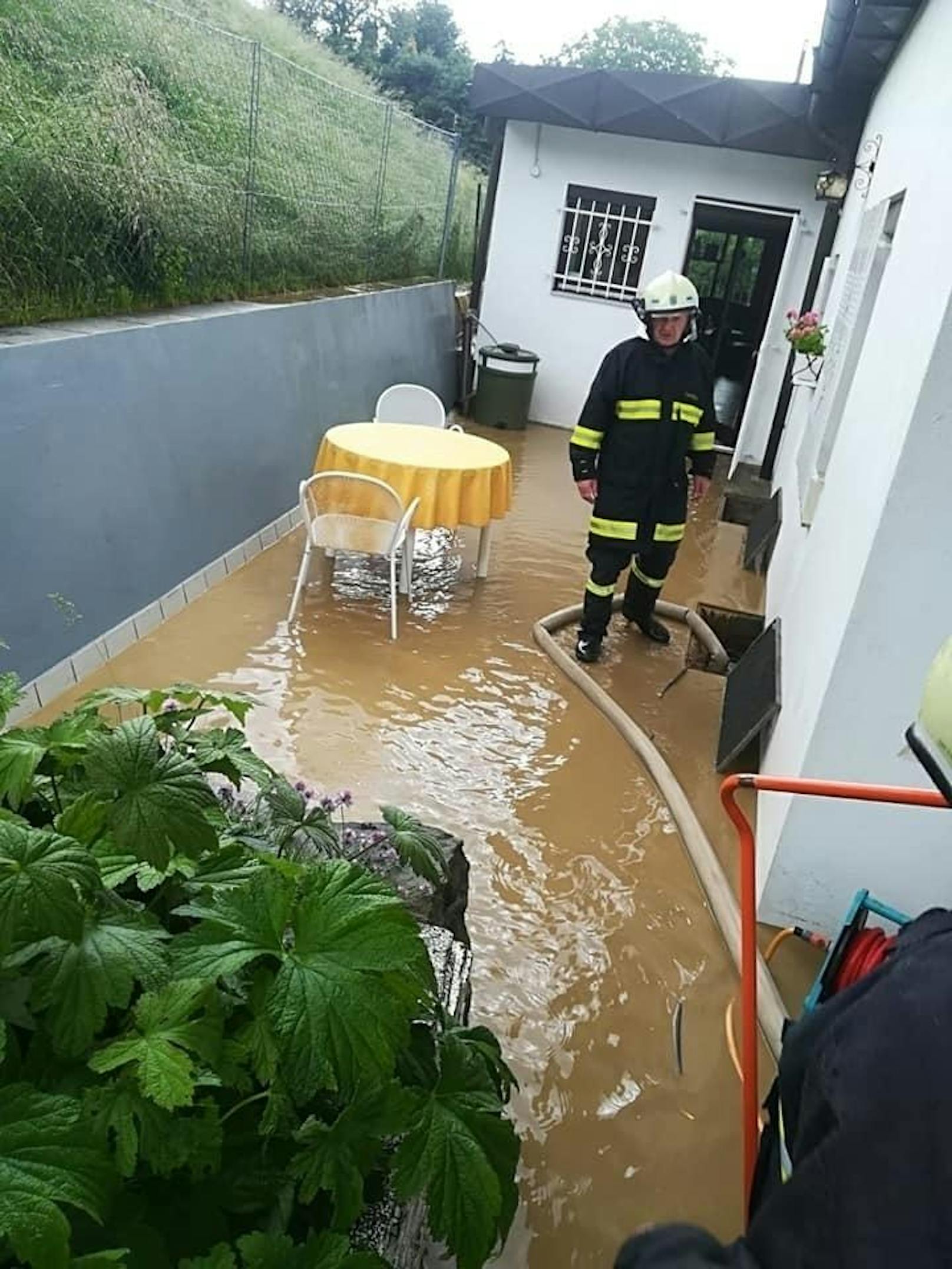 Überschwemmungen in Sankt Pölten - die Stadtteile St. Georgen, Ochsenburg und Stattersdorf sind betroffen.