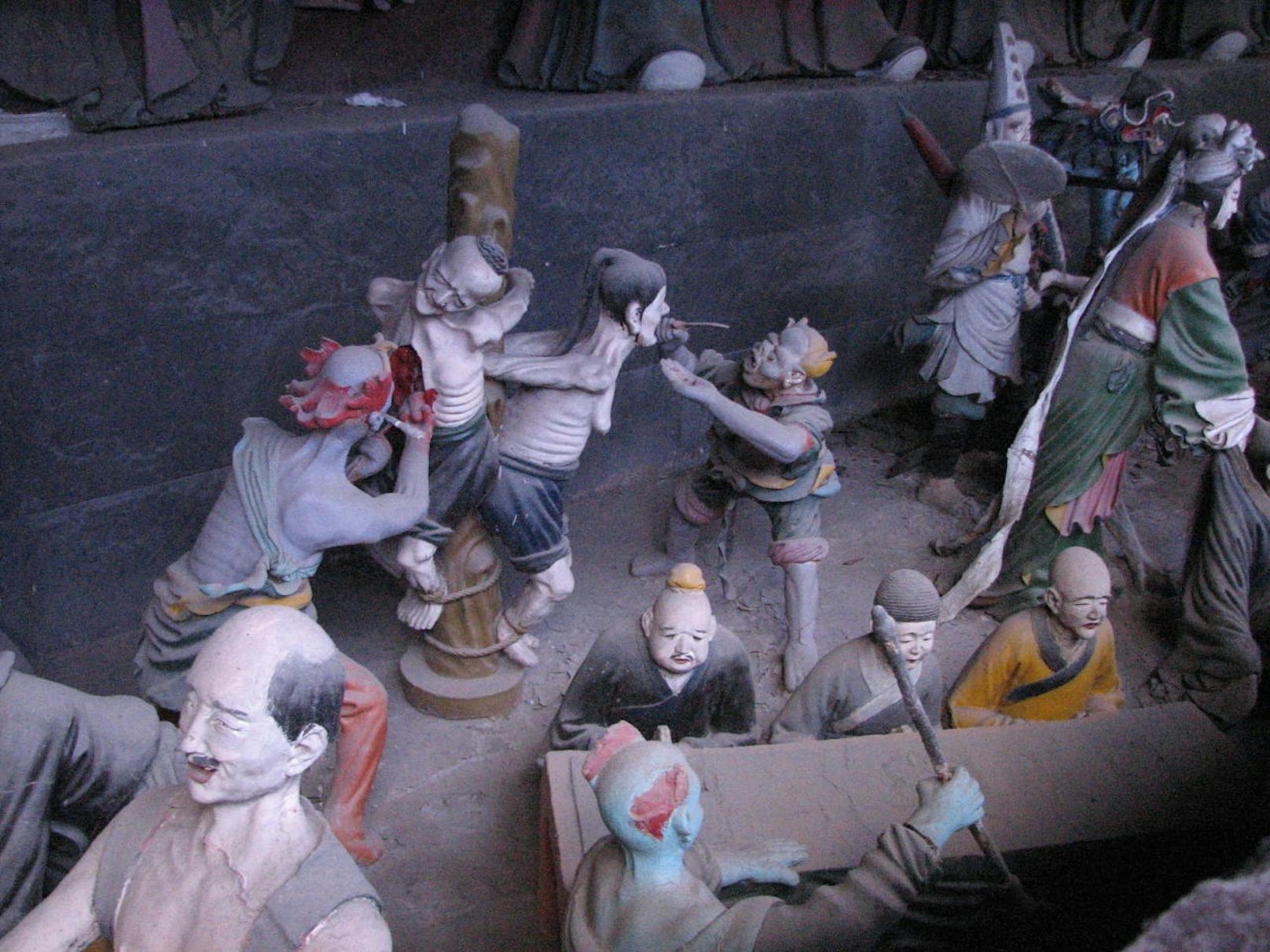 Die Statuen zeigen in grafischen Details, was mit Sündern nach ihrem Tod passiert. <a href="https://www.flickr.com/photos/alandmarie/">www.flickr.com/photos/alandmarie</a>