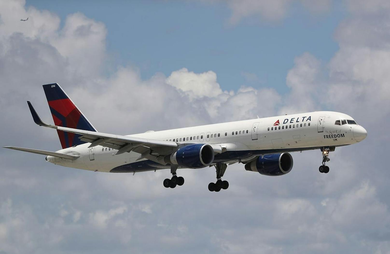 <b>Platz 16 </b>geht an die US-amerikanische<b> Delta Air Lines</b>. Pünktlichkeitsrate: <b>82,76 Prozent</b>