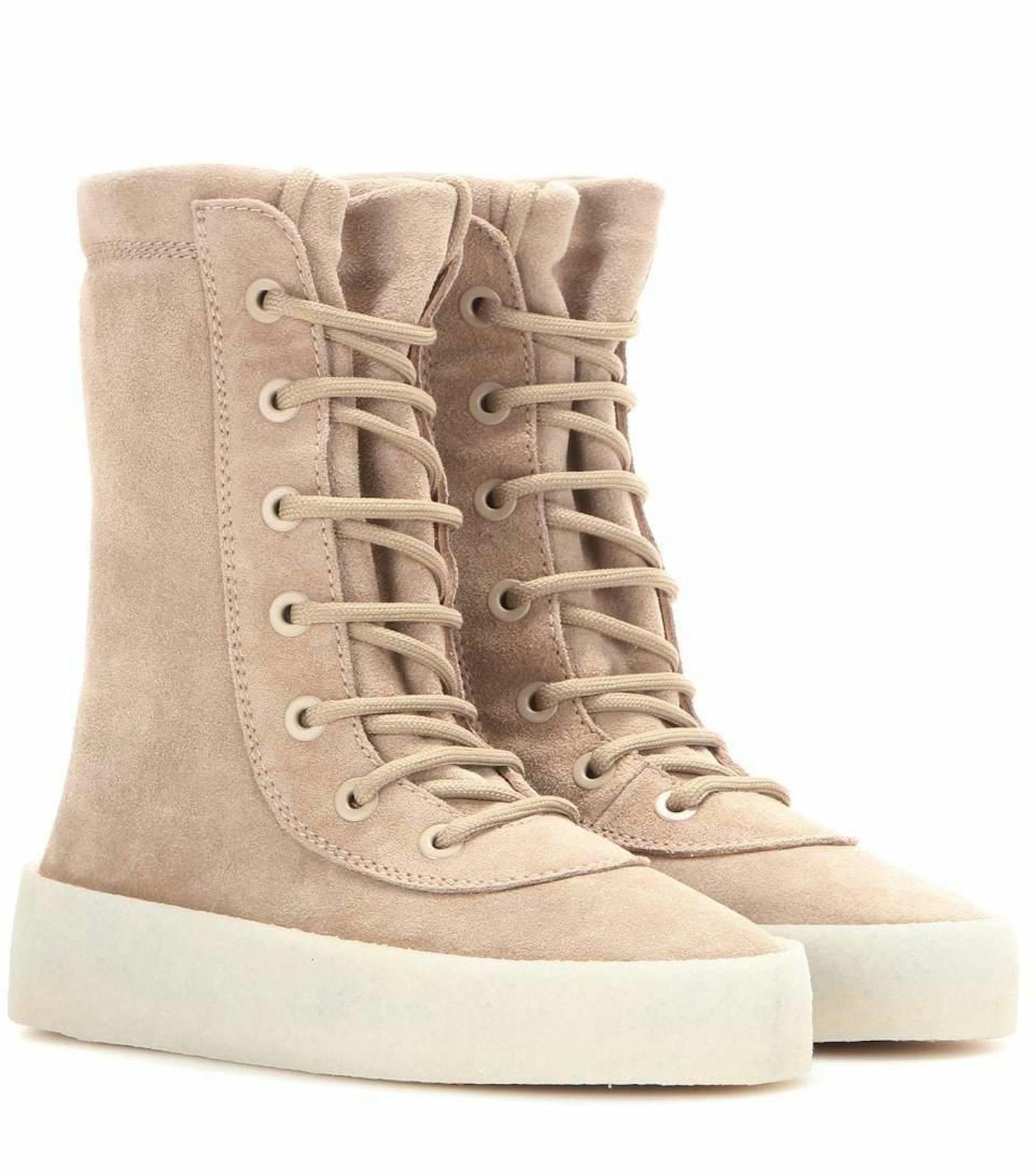 Cute für den Herbst! Sportive Boots von Rapper Kanye Wests Kollektion "Yeezy" (Foto: MyTheresa.com) 