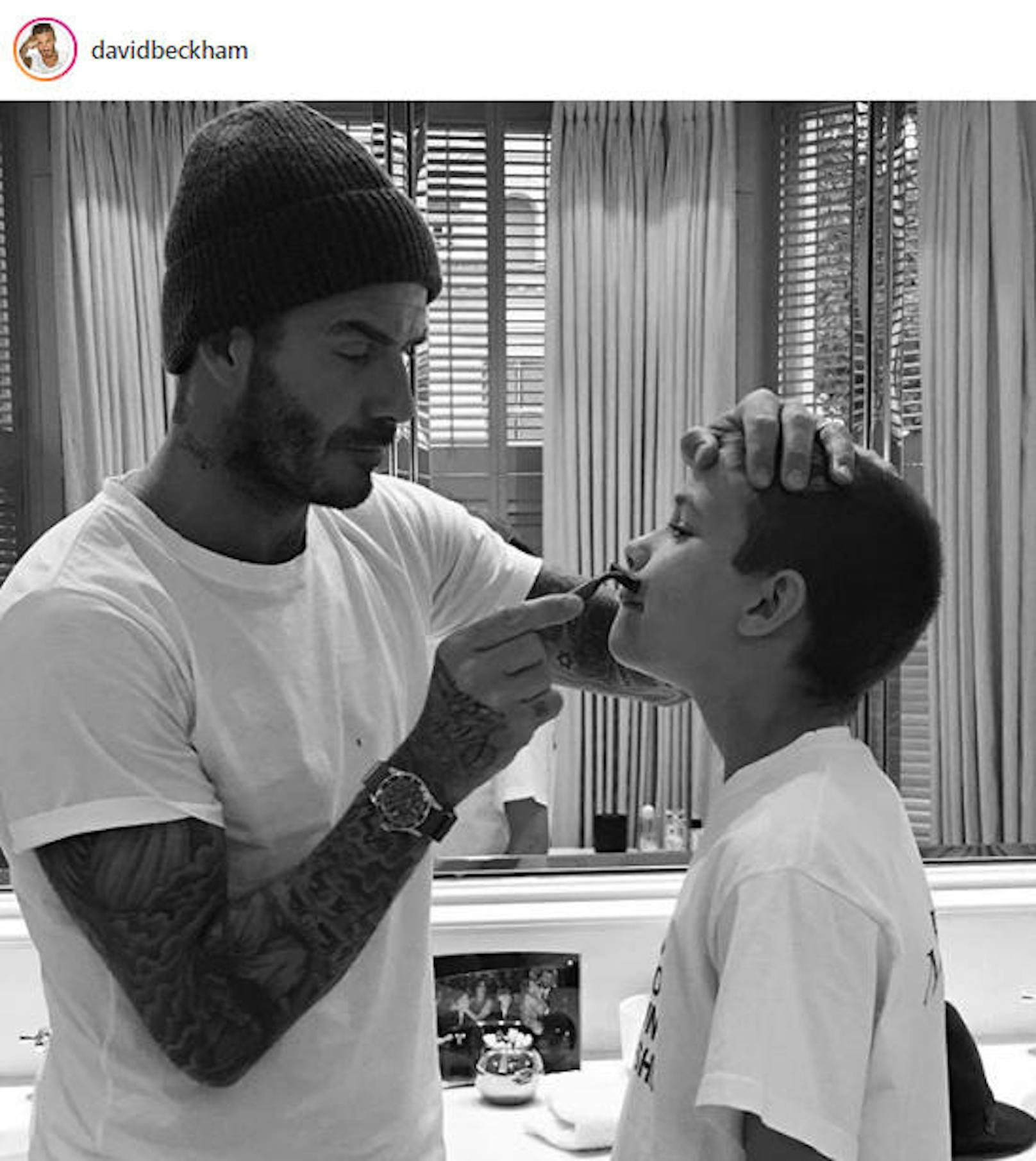 1.9.2018: Romeo Beckham ist 16 und sein Papa hat im Fotoalbum gekramt. Hoffentlich hat David seinem Sohn gut gelehrt, wie man es macht, inzwischen wird Romeo es brauchen können