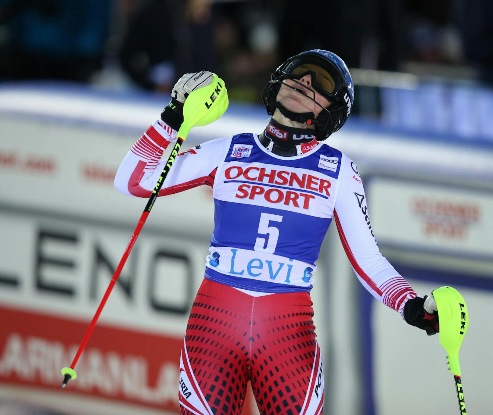 Erfreulich aus ÖSV-Sicht: Bernadette Schild wedelte als Dritte aufs Podest.

<b><i>Slalom, Levi (17.11.2018)</i></b>
1. Mikaela Shiffrin (US)
2. Petra Vlhova (Svk)
<b>3. Bernadette Schild</b>