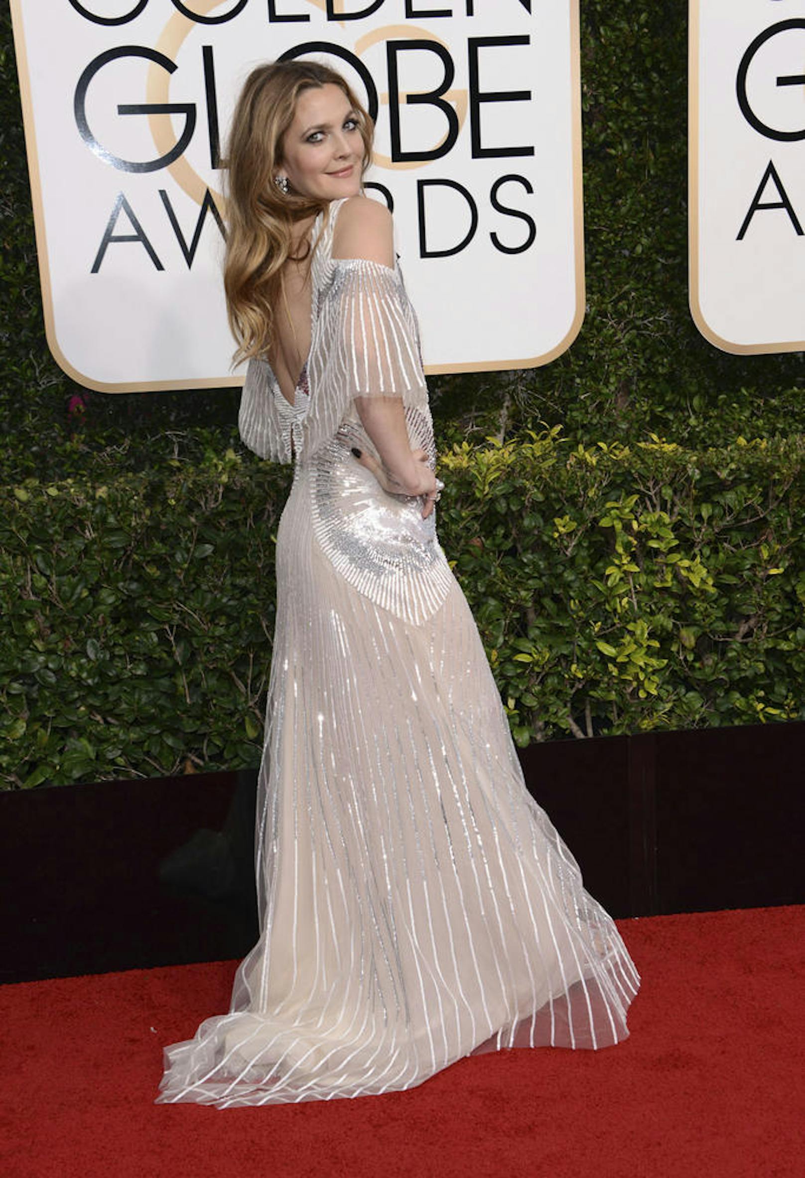 Drew Barrymore ließ mit ihrem Kleid nicht nur hinten tief blicken...