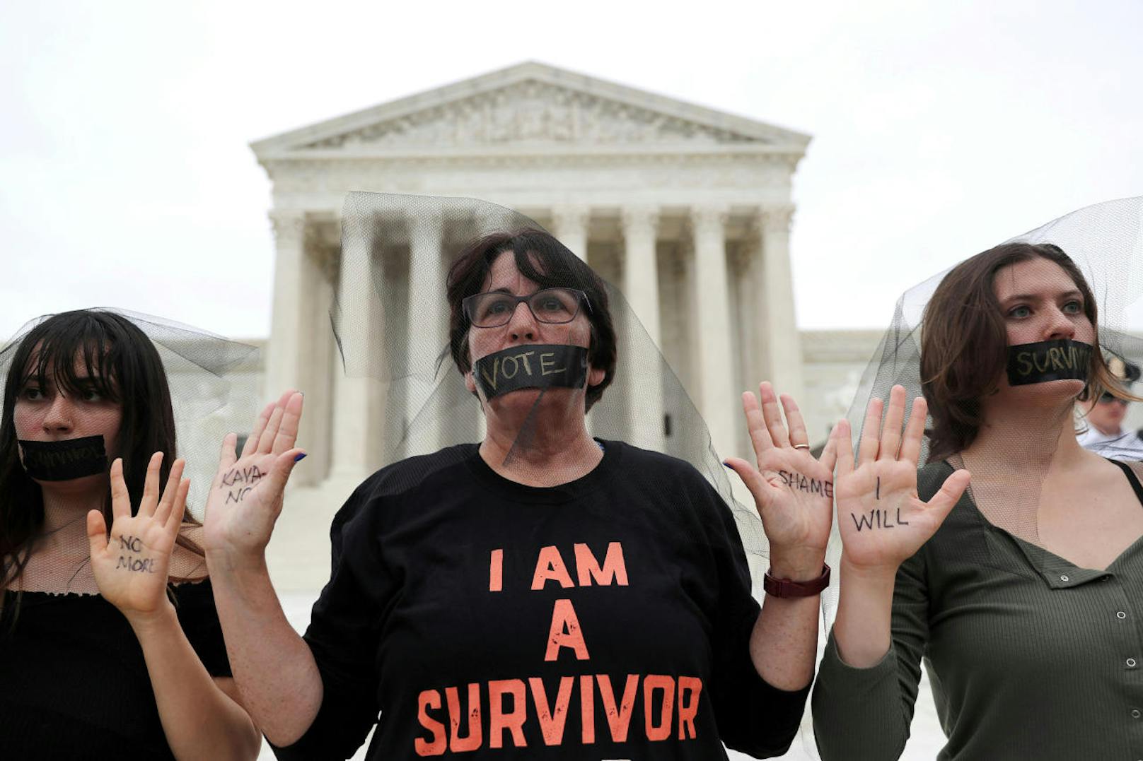 Frauen protestieren vor dem Kapitol in Washington.
