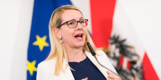 Wirtschaftsministerin Margarete Schramböck