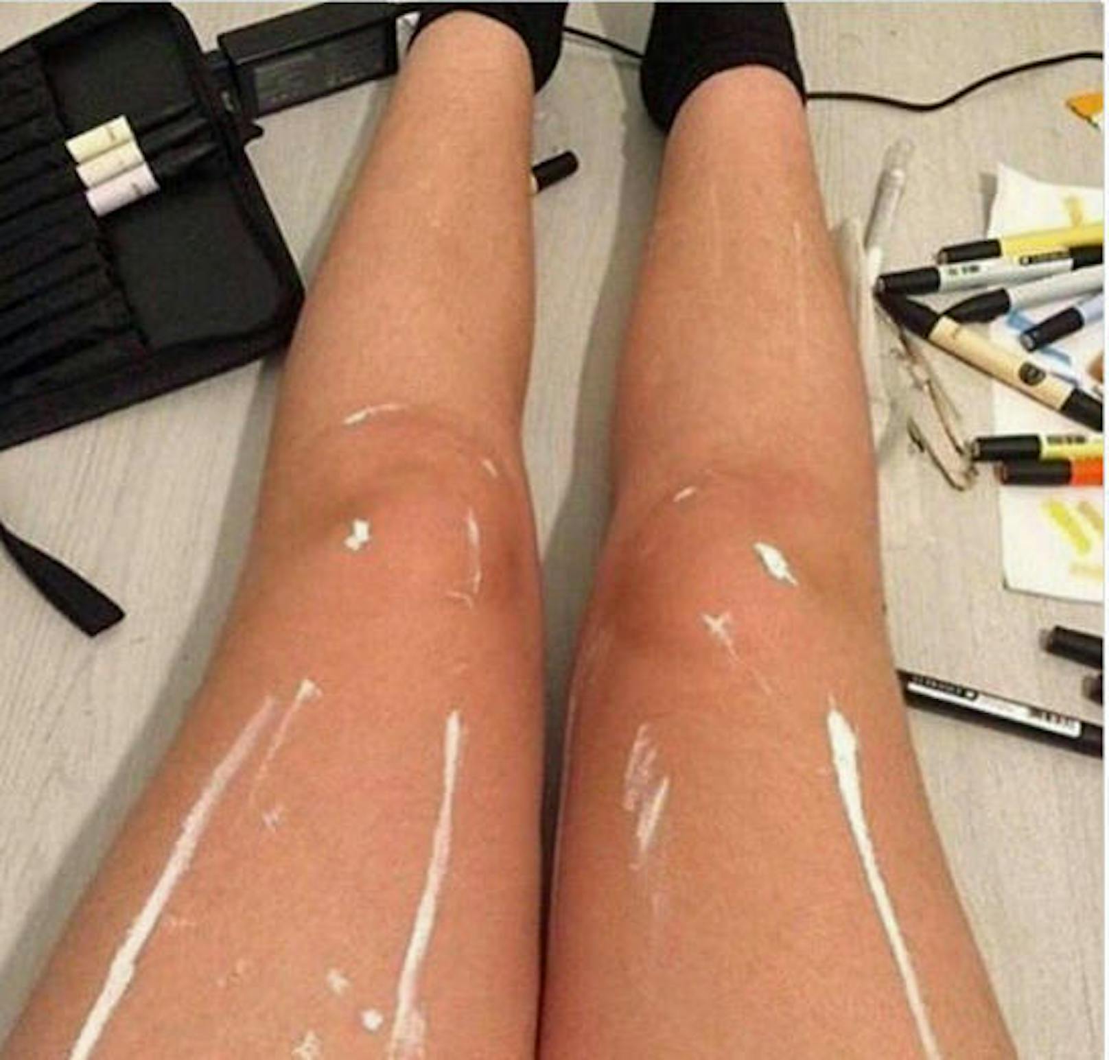 Auch diese Beine sorgten für Furore: Sind sie eingeölt oder mit weißer Farbe beschmiert?