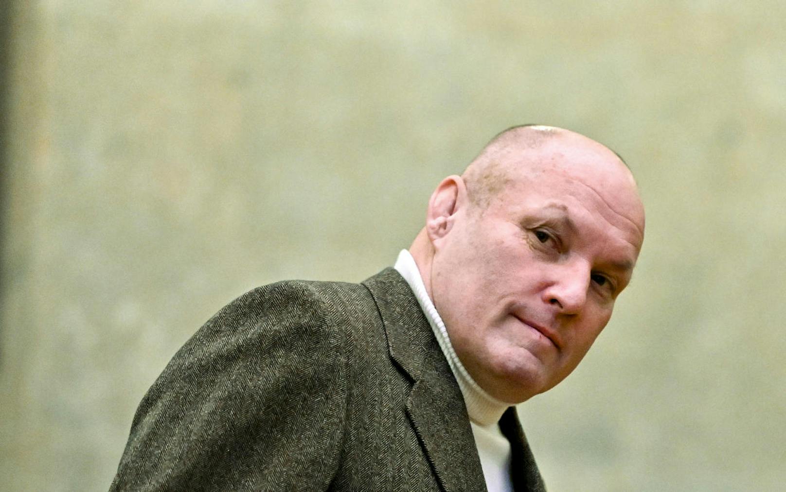Ex-Judoka Peter Seisenbacher am Montag, 25. November 2019, vor Prozessbeginn wegen schweren sexuellen Missbrauchs von Unmündigen und Missbrauchs eines Autoritätsverhältnisses im Straflandesgericht Wien.