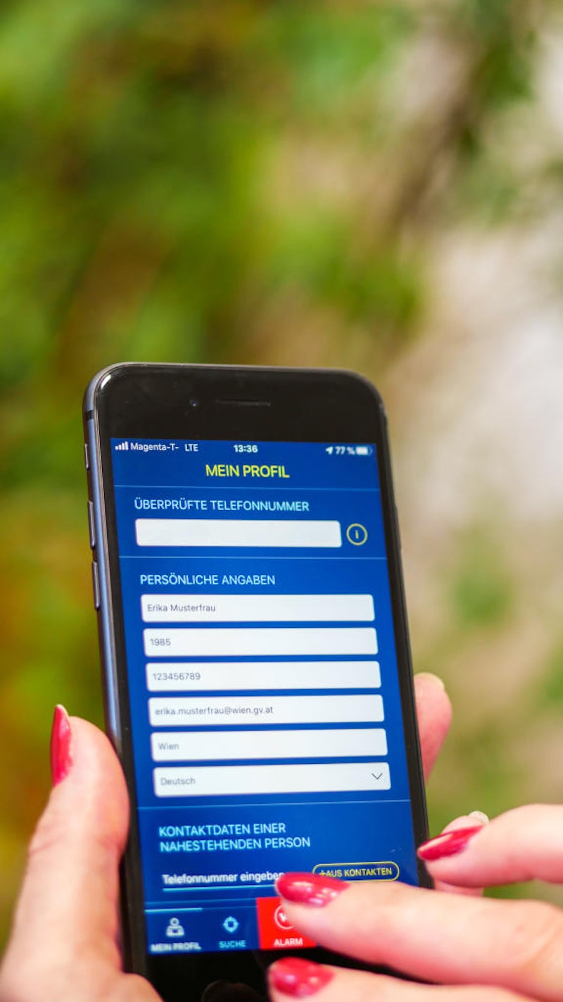 Die neue Notruf-App läuft auf iPhones und auf Android-Handys. Für die Aktivierung muss die Mobilnummer angegeben werden.
