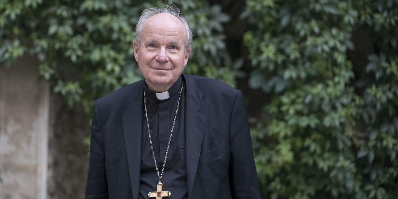 Der Kardinal, wie man ihn kennt: gütig lächelnd.