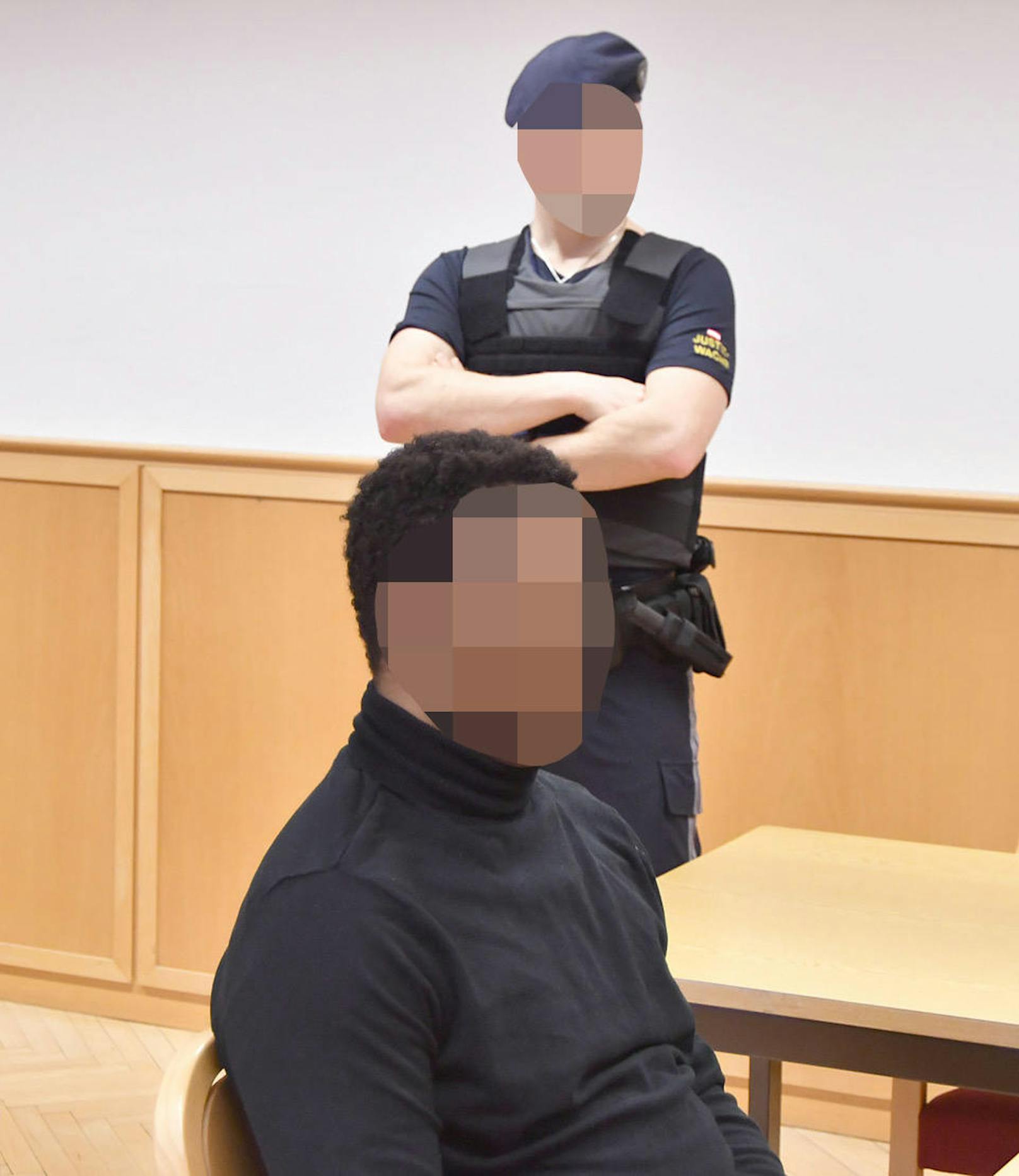 Der 45-jährige Angeklagte muss sich am Montag am Linzer Landesgericht verantworten. 
