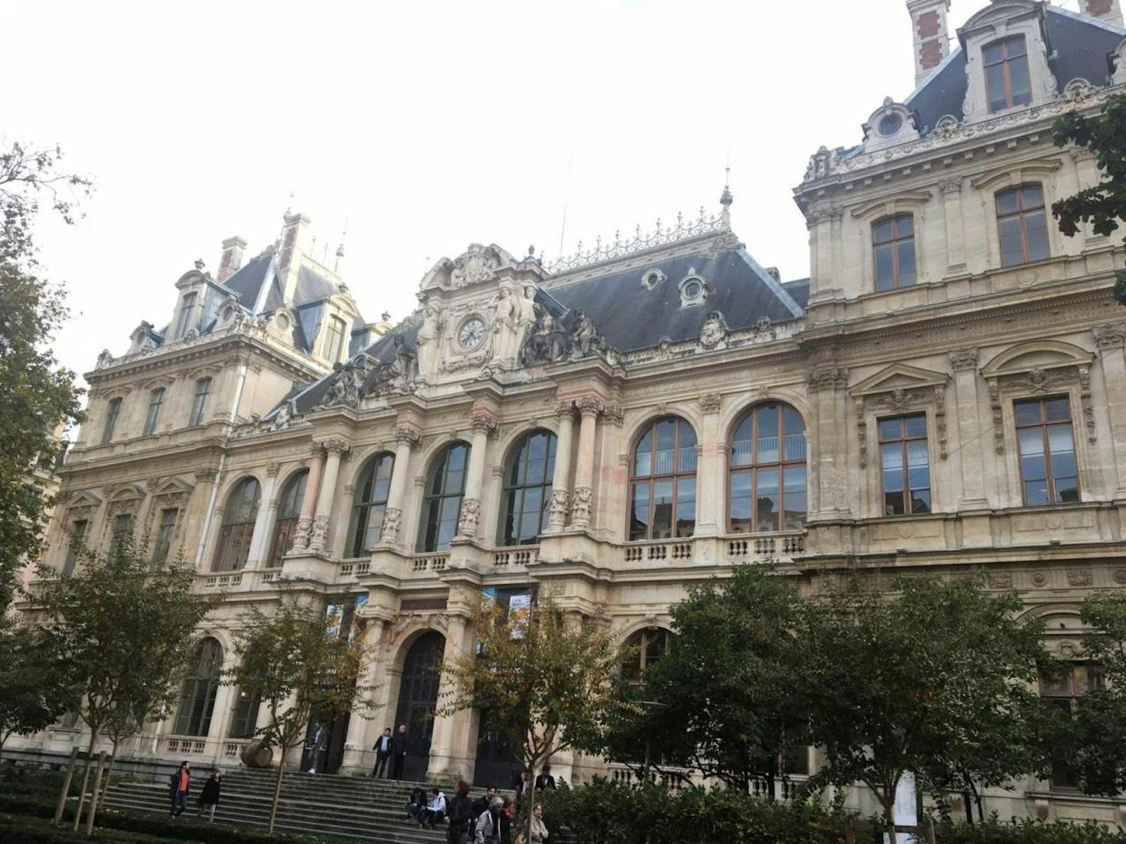 In Lyon (FRA) konnten die beiden einige imposante Bauwerke bewundern.