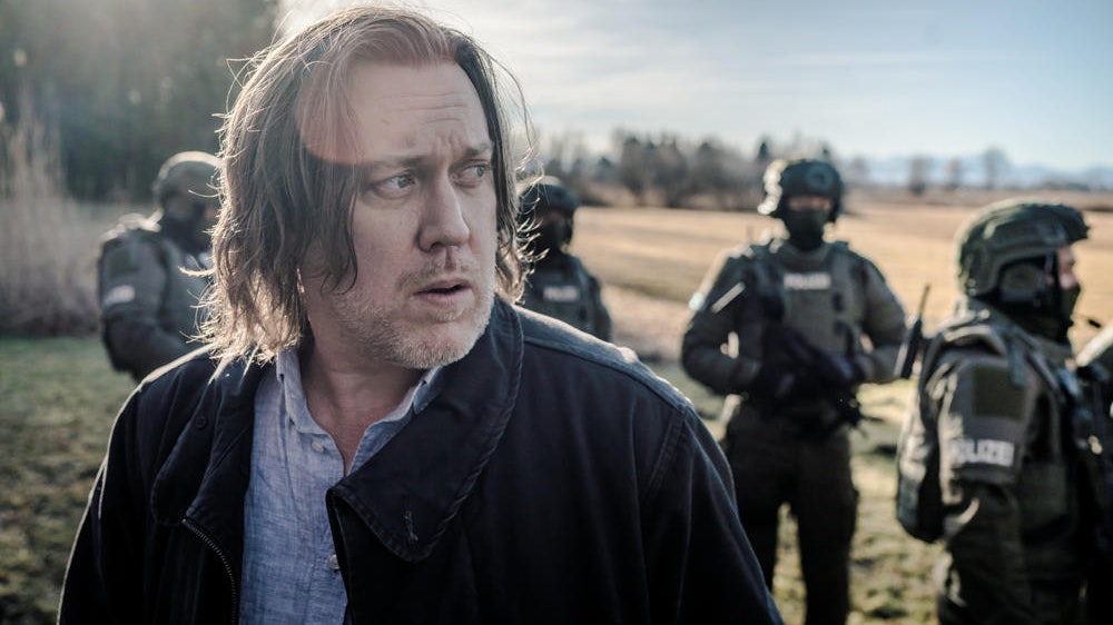 Schauspielstar mund Umweltschützer: Nicholas Ofczarek im Streaming-Hit "Der Pass"