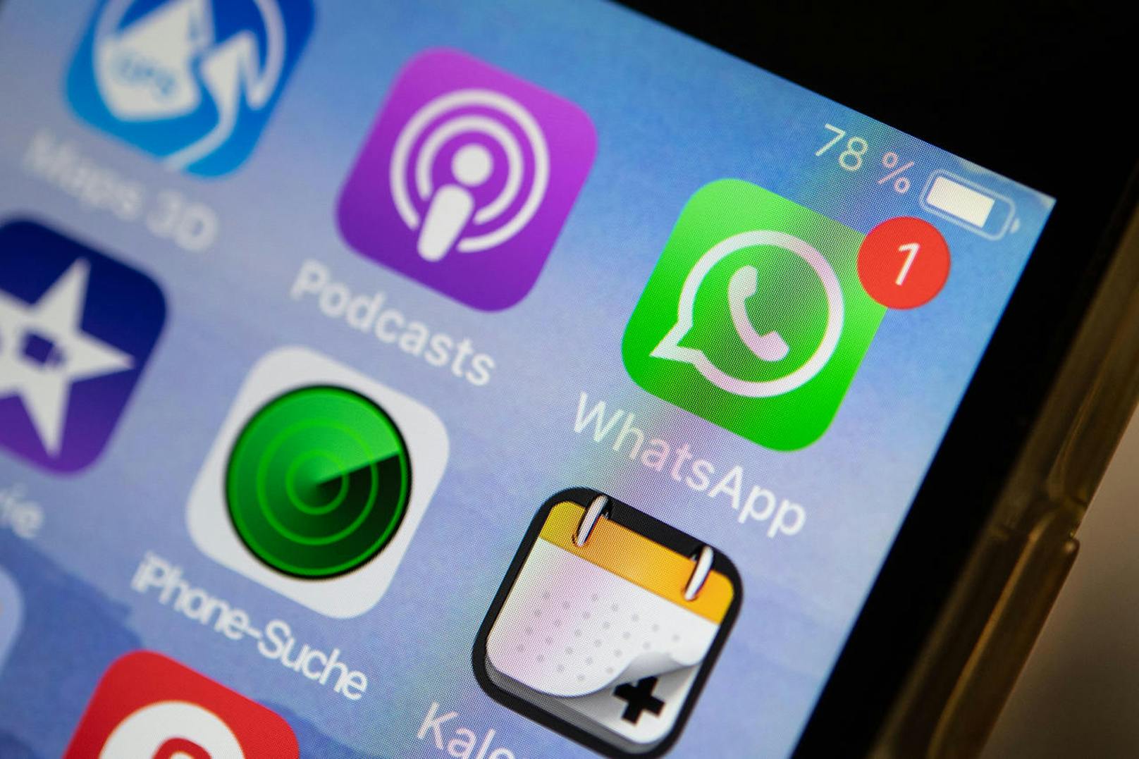 <b>2015:</b> Im April 2015 verzeichnete Whatsapp erstmals 800 Millionen aktive Nutzer und war damit der am schnellsten wachsende Internetdienst der Geschichte.