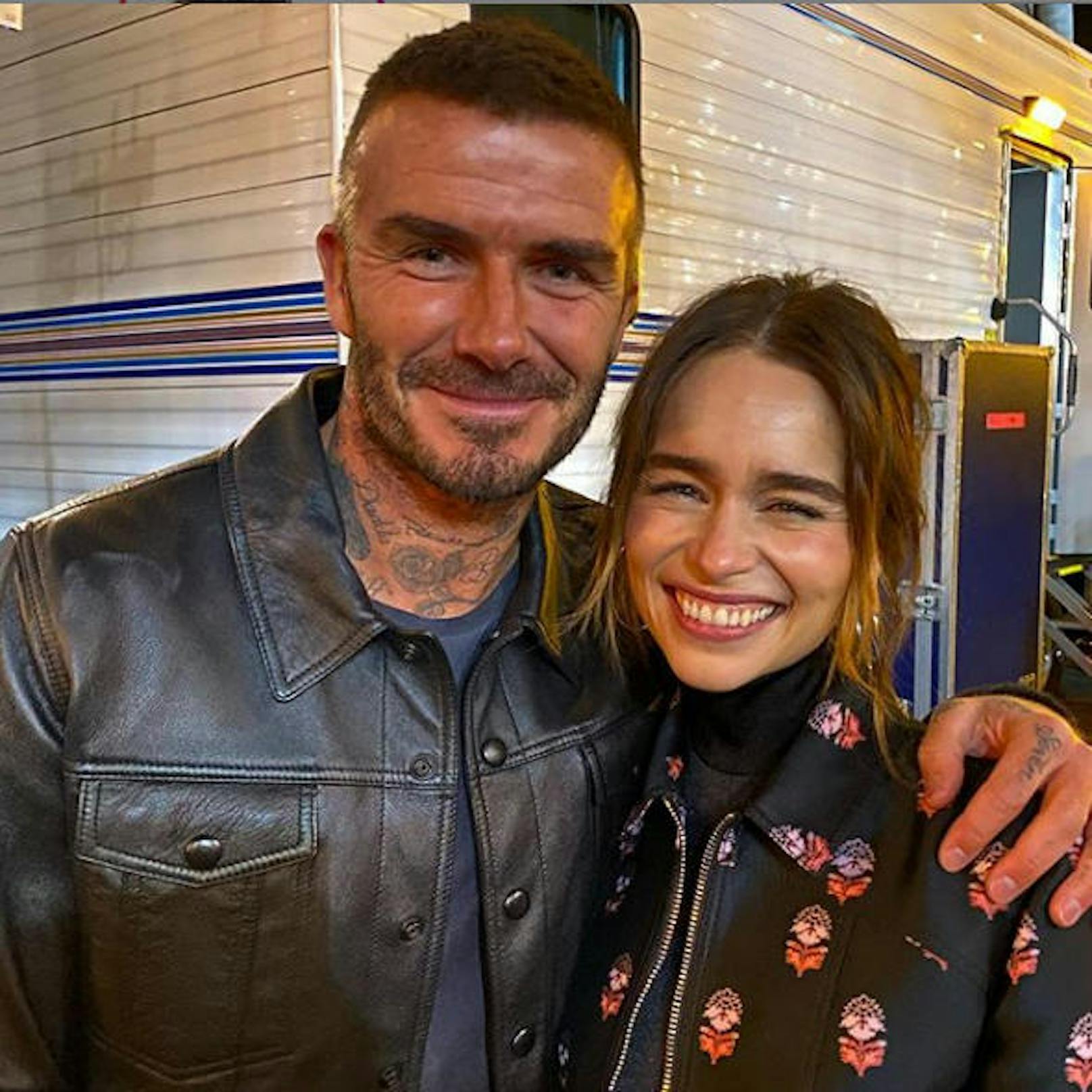 24.11.2019: David Beckham hat endlich die Drachenmutter kennengelernt. Auf Instagram veröffentlichte er stolz das Beweisfoto. 