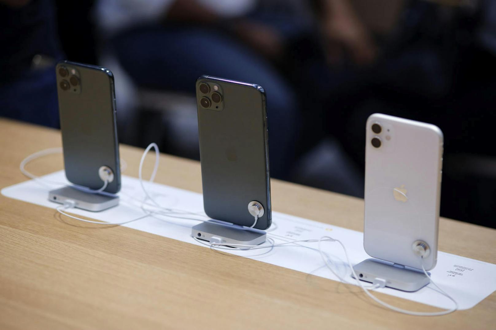 So sollen Samsungs erste Smartphones den iPhones von Apple sehr ähnlich gesehen haben.