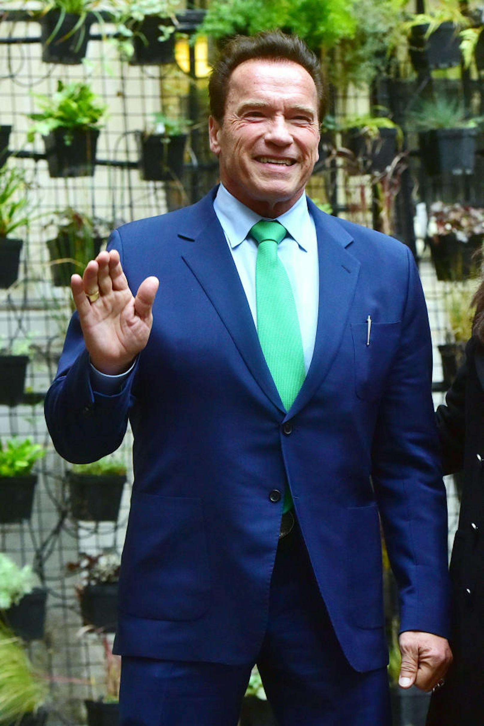 Auch Arnold Schwarzenegger ist ein großer Unterstützer der Umwelt-Aktivistin. Erst vor Kurzem stellte er ihr ein Elektroauto zur Verfügung.