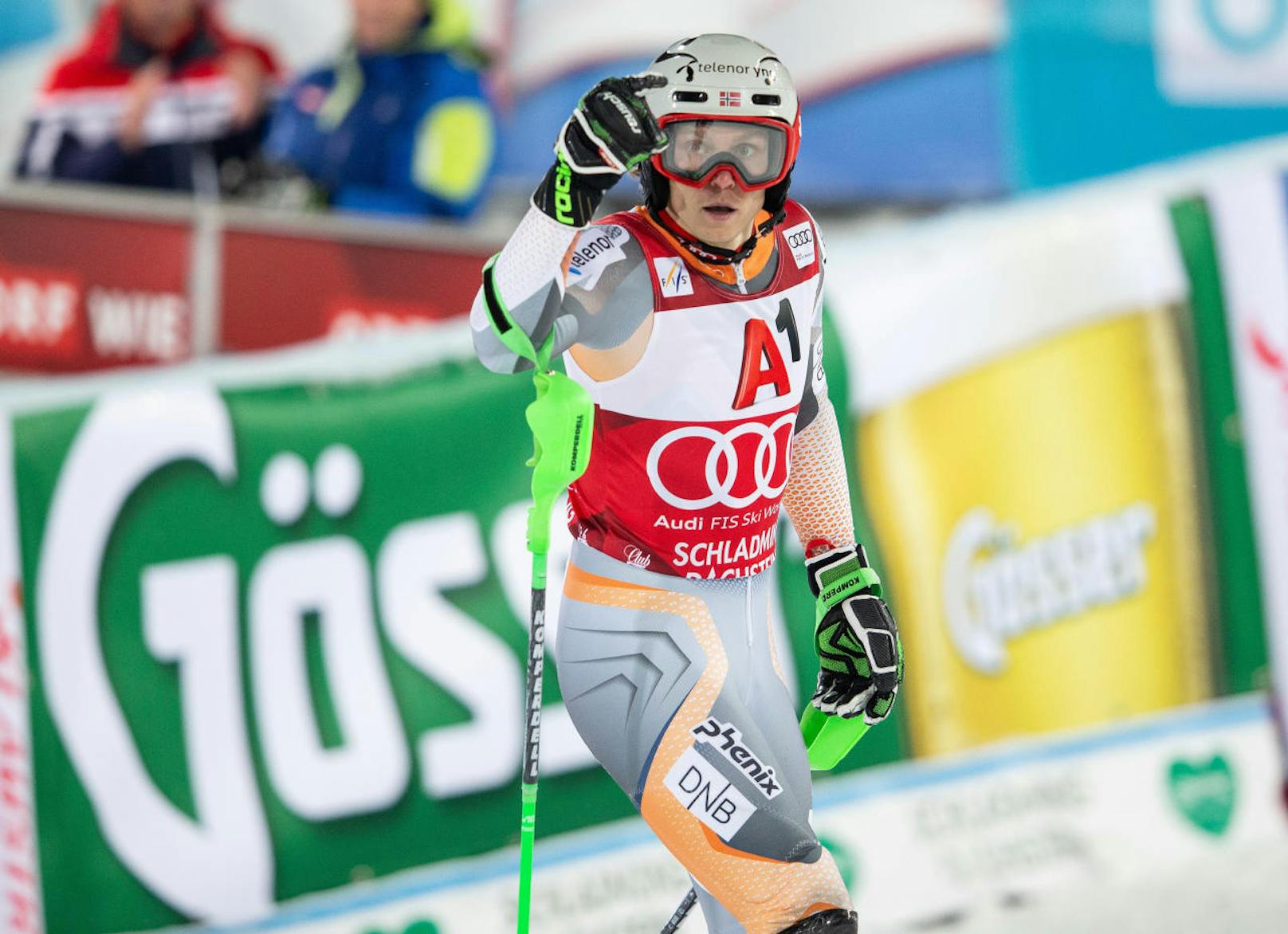 Nach dem Kitzbühel-Wochenende steigt traditionell das Slalom-Nightrace in Schladming. Sieger: Henrik Kristoffersen aus Norwegen. Marco Schwarz schied als Halbzeit-Führender in der Entscheidung aus. Bester Österreicher wurde Michael Matt als 15.