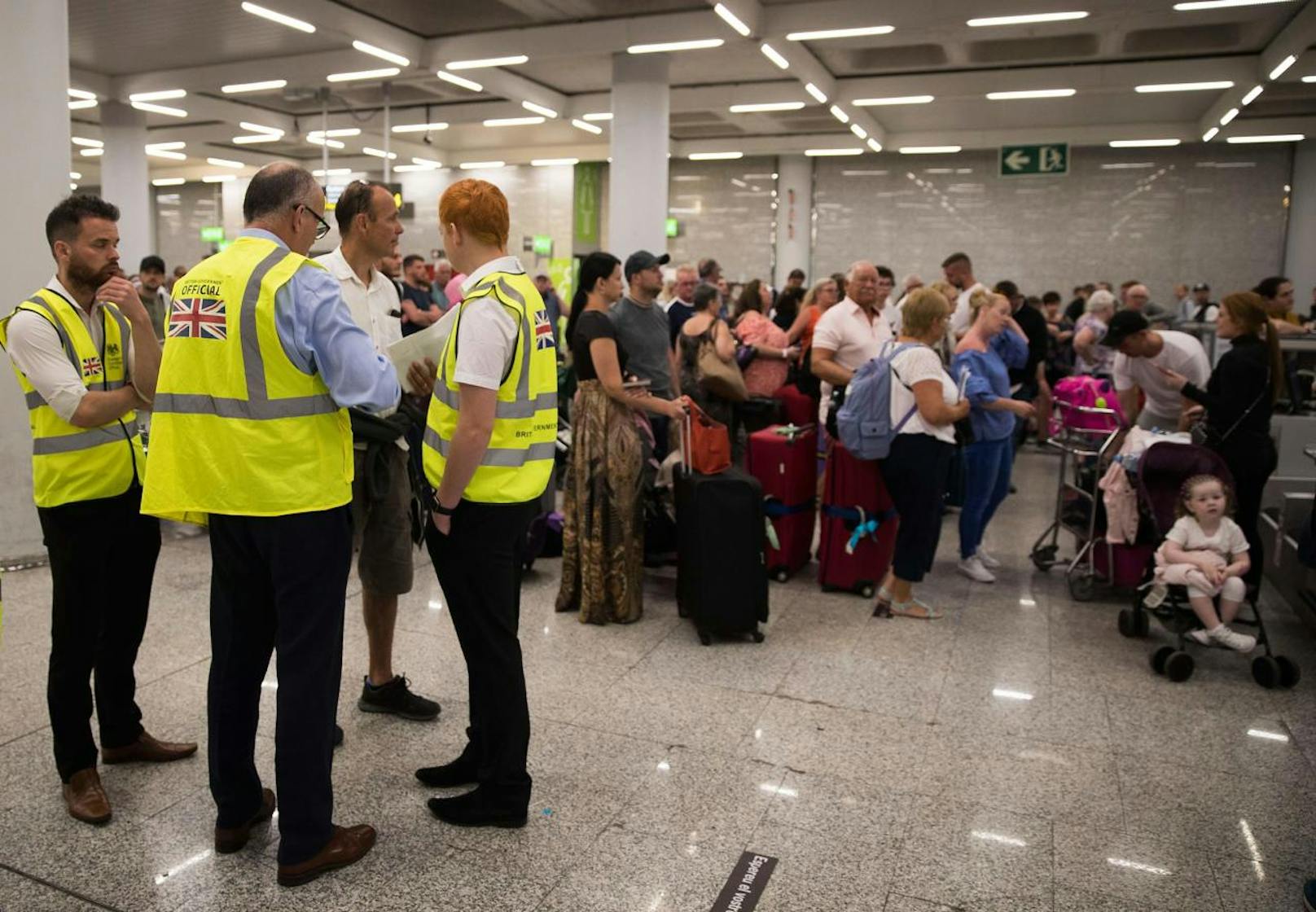 Nach der Insolvenz von Thomas Cook sind weltweit 600.000 Touristen gestrandet. Auf zahlreiche Flughäfen gab es Chaos und viel Unmut bei betroffenen Reisegästen, wie etwa am Flughafen von Palma de Mallorca.