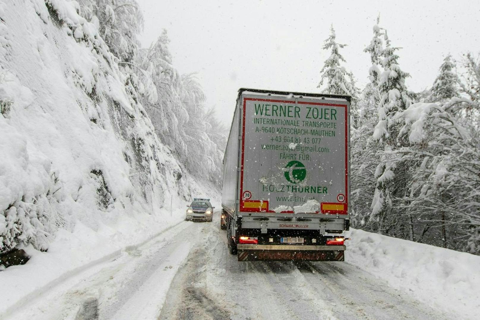 In Kärnten und Osttirol hat starker Schneefall für Chaos gesorgt.