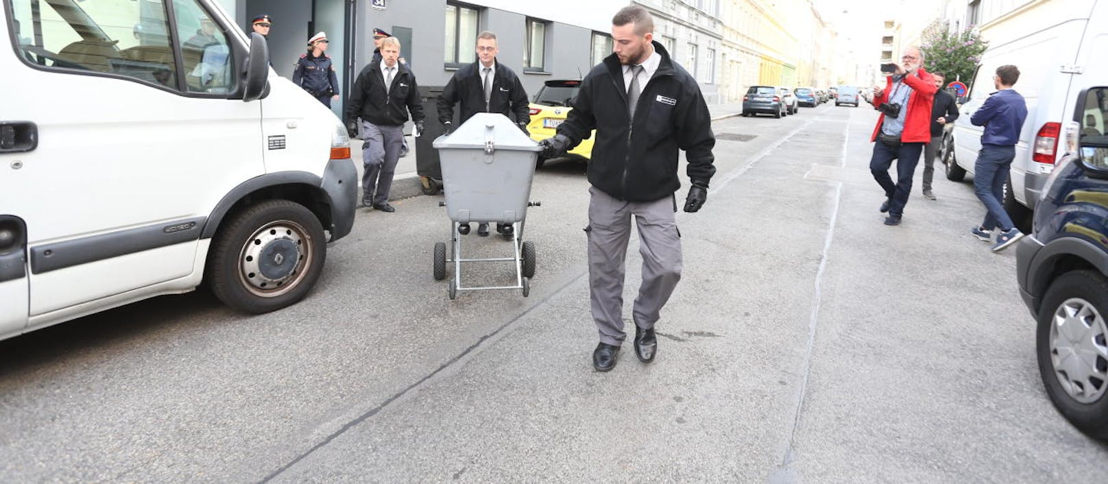 Grausiger Fund in Wien-Floridsdorf: In der Tiefkühltruhe eines Hauses wurden menschliche Körperteile gefunden.